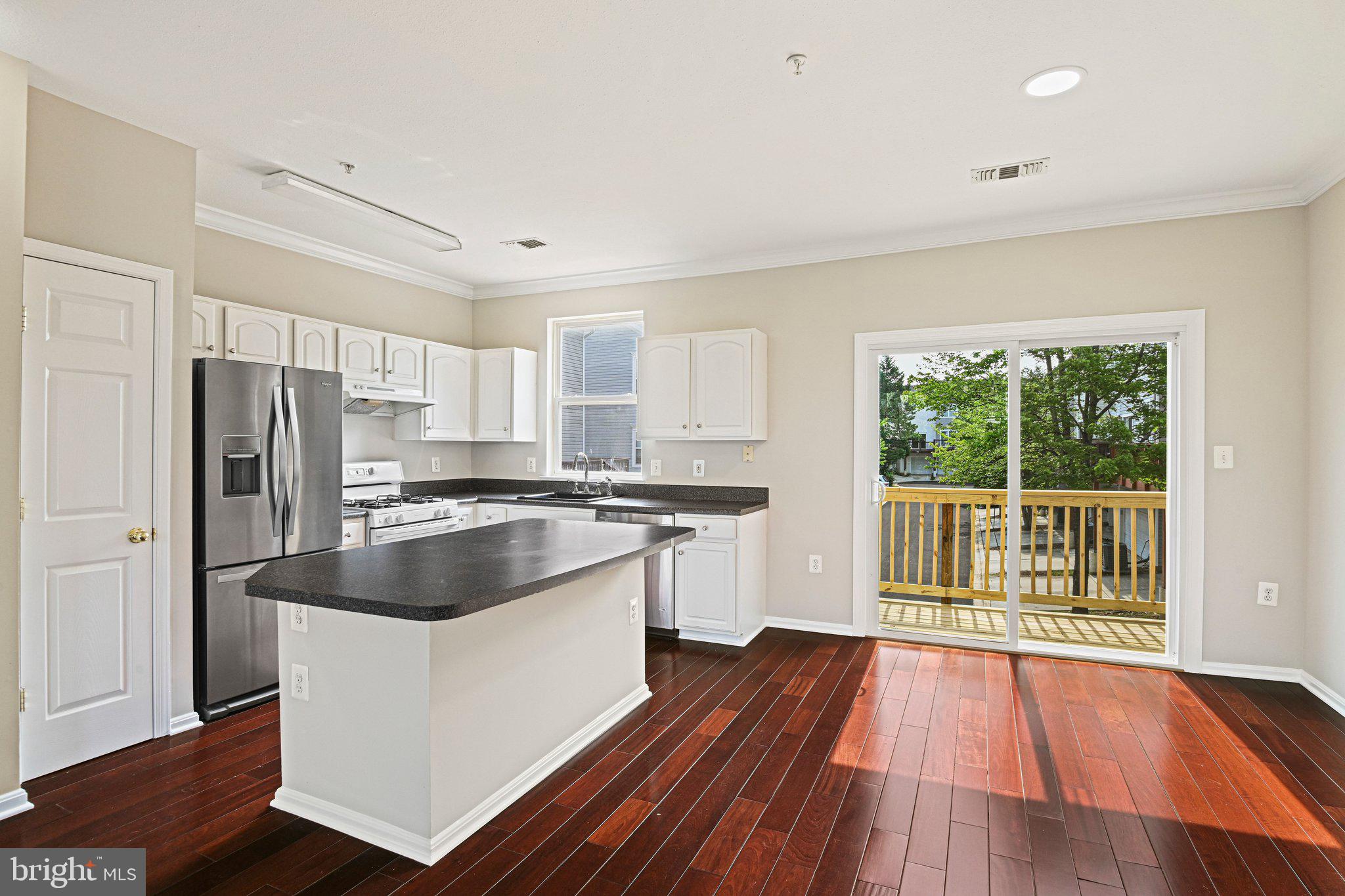 PARKSIDE AT ASHBURN - Residential