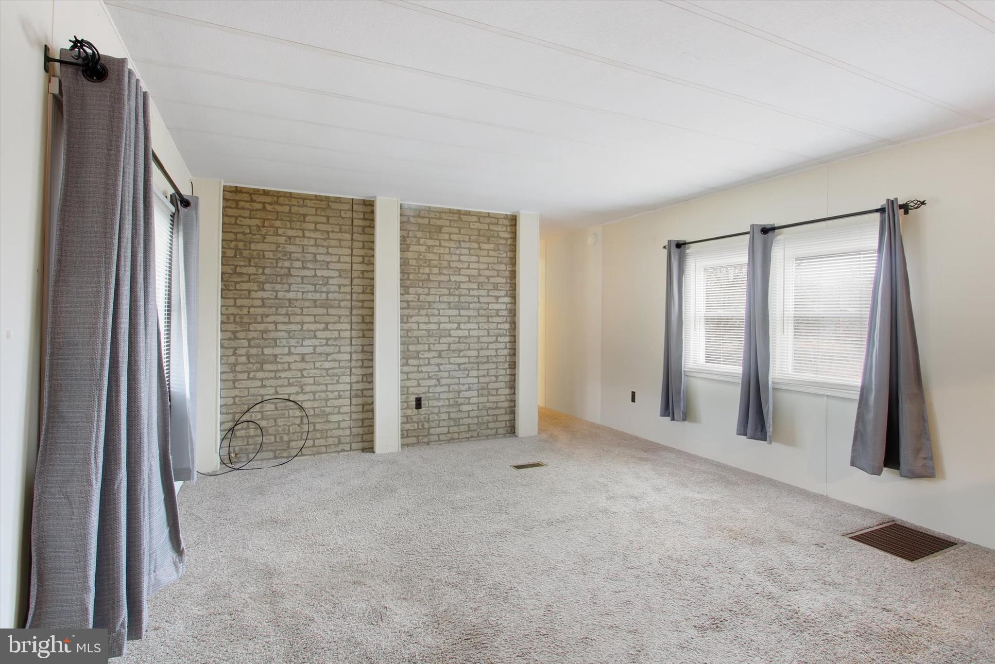 HIGHLAND TOWNSHIP - Commercial Sale