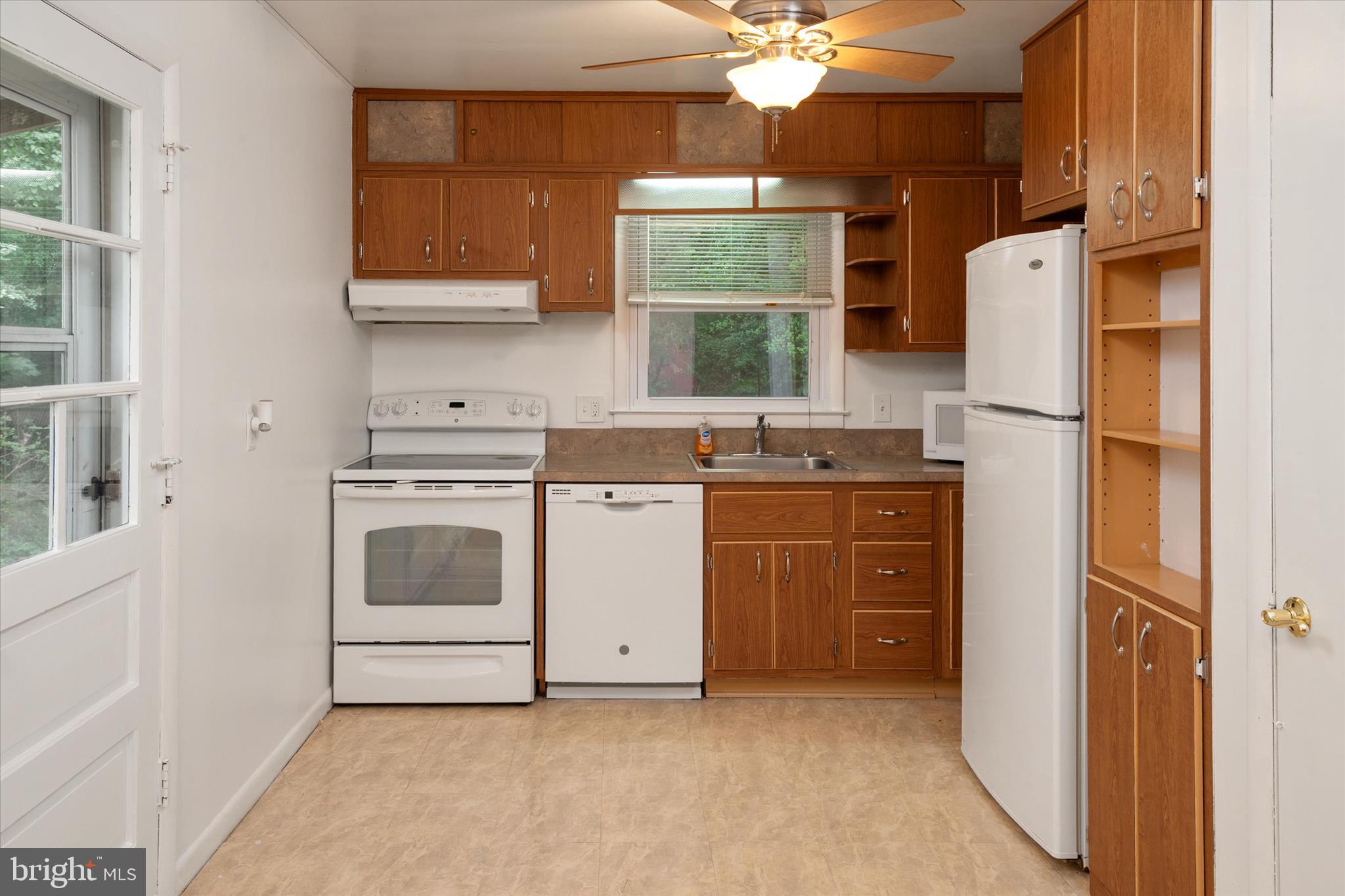 HILLSMERE ESTATES - Residential