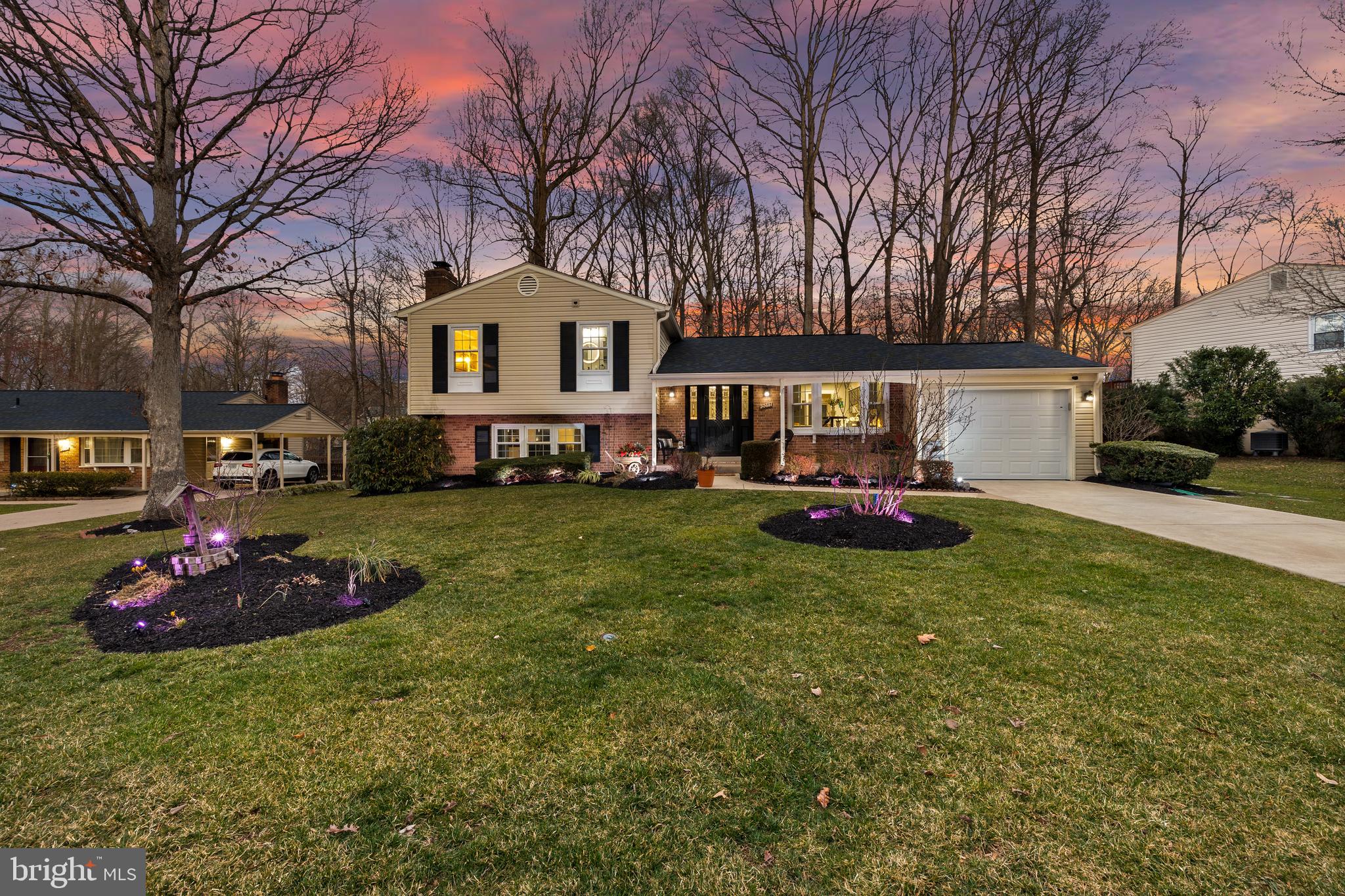 LAKE RIDGE/PROMONTRY OAK - Residential