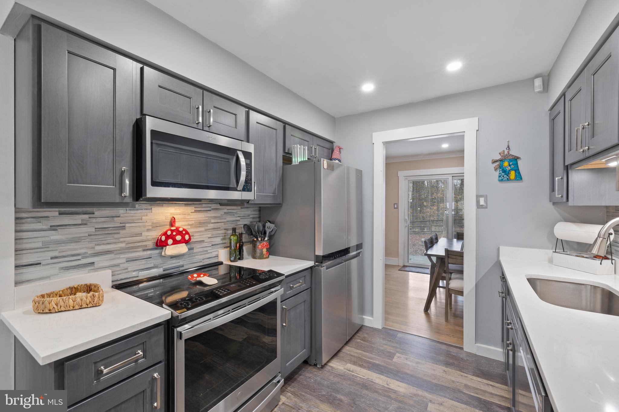 LAKE RIDGE/PROMONTRY OAK - Residential