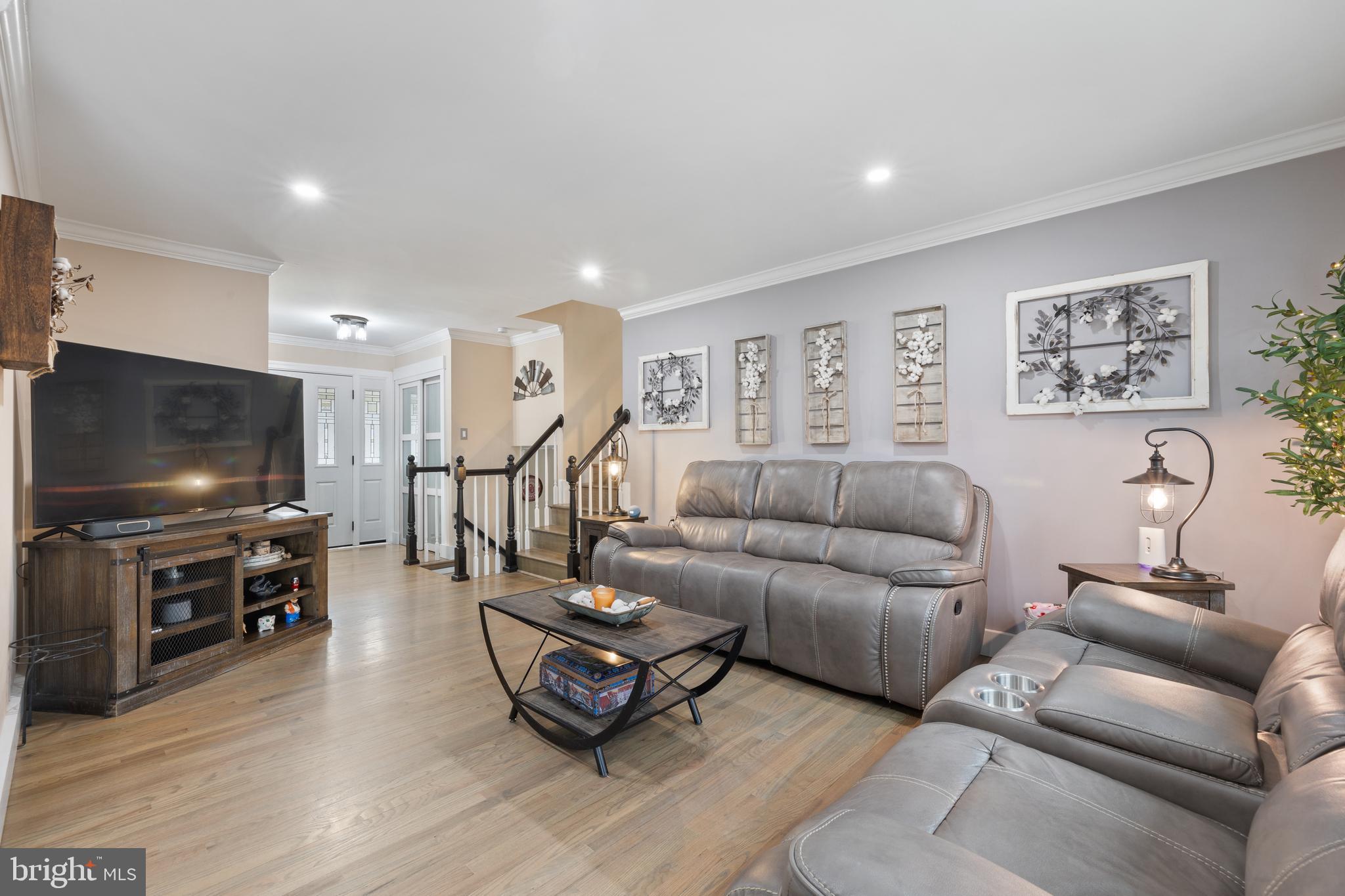 LAKE RIDGE/PROMONTRY OAK - Residential