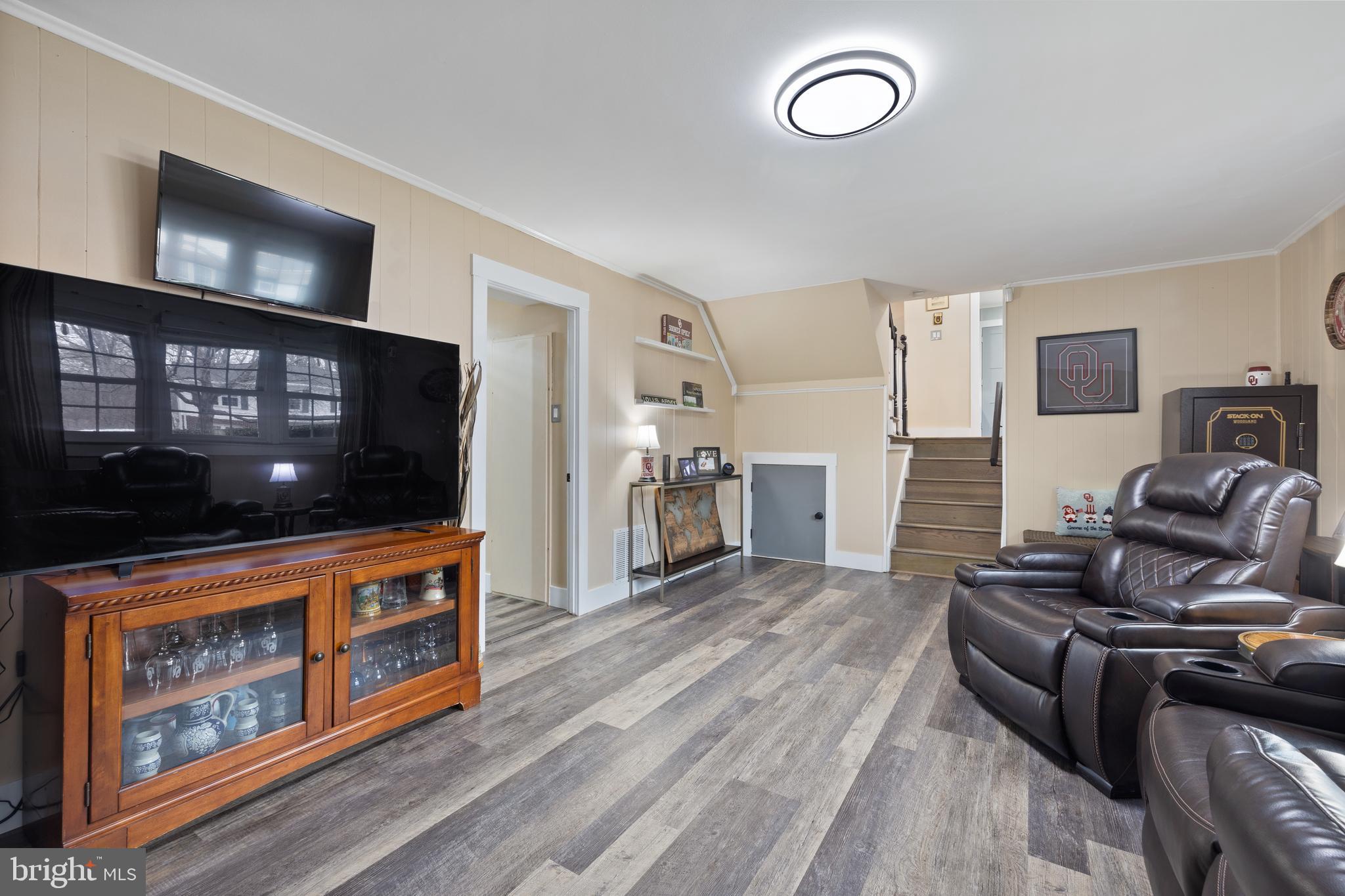 LAKE RIDGE/PROMONTRY OAK - Residential