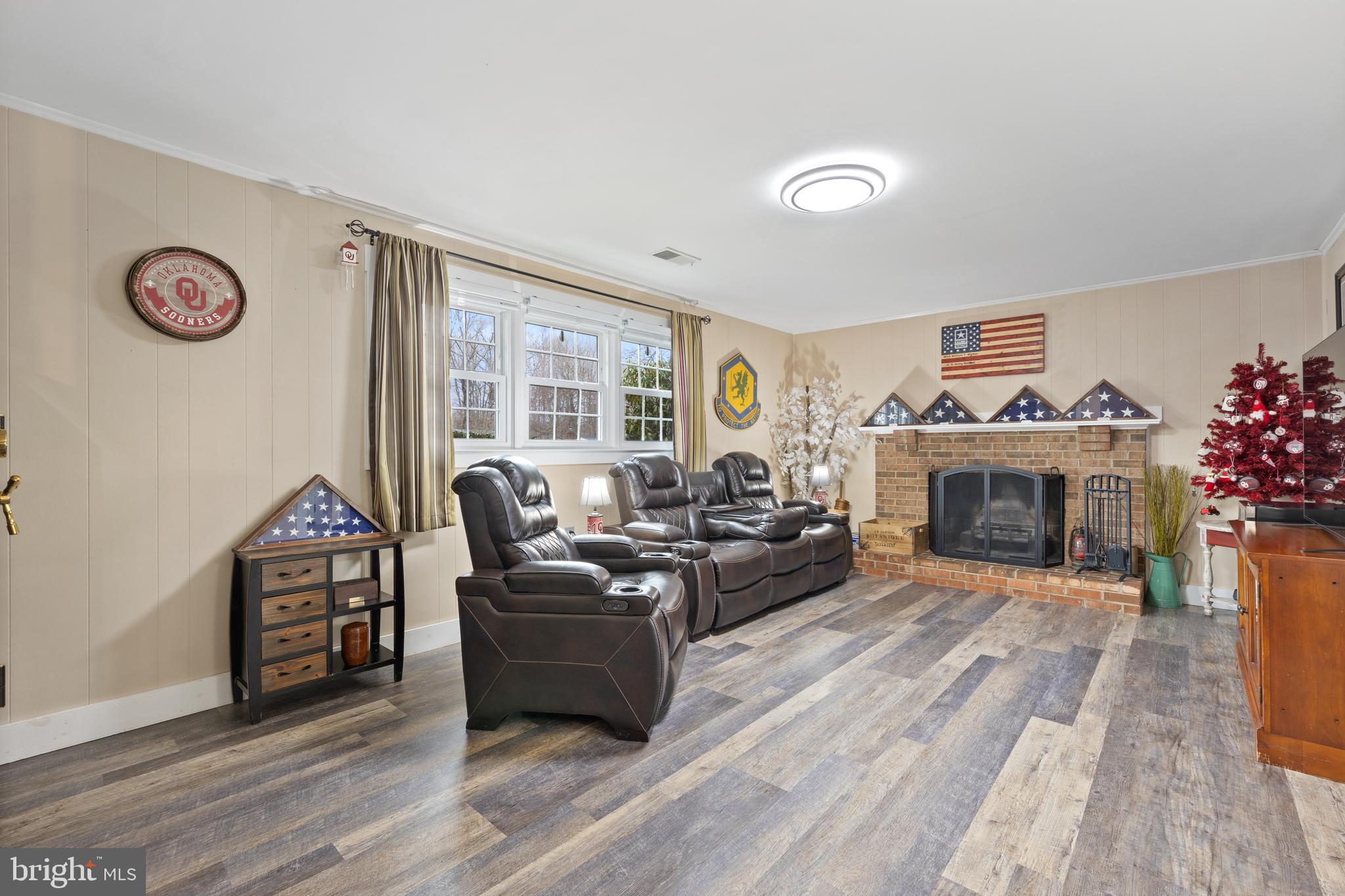 LAKE RIDGE/PROMONTRY OAK - Residential