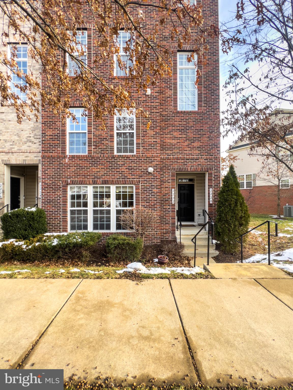 POTOMAC CLUB CONDOMINIUMS - Residential