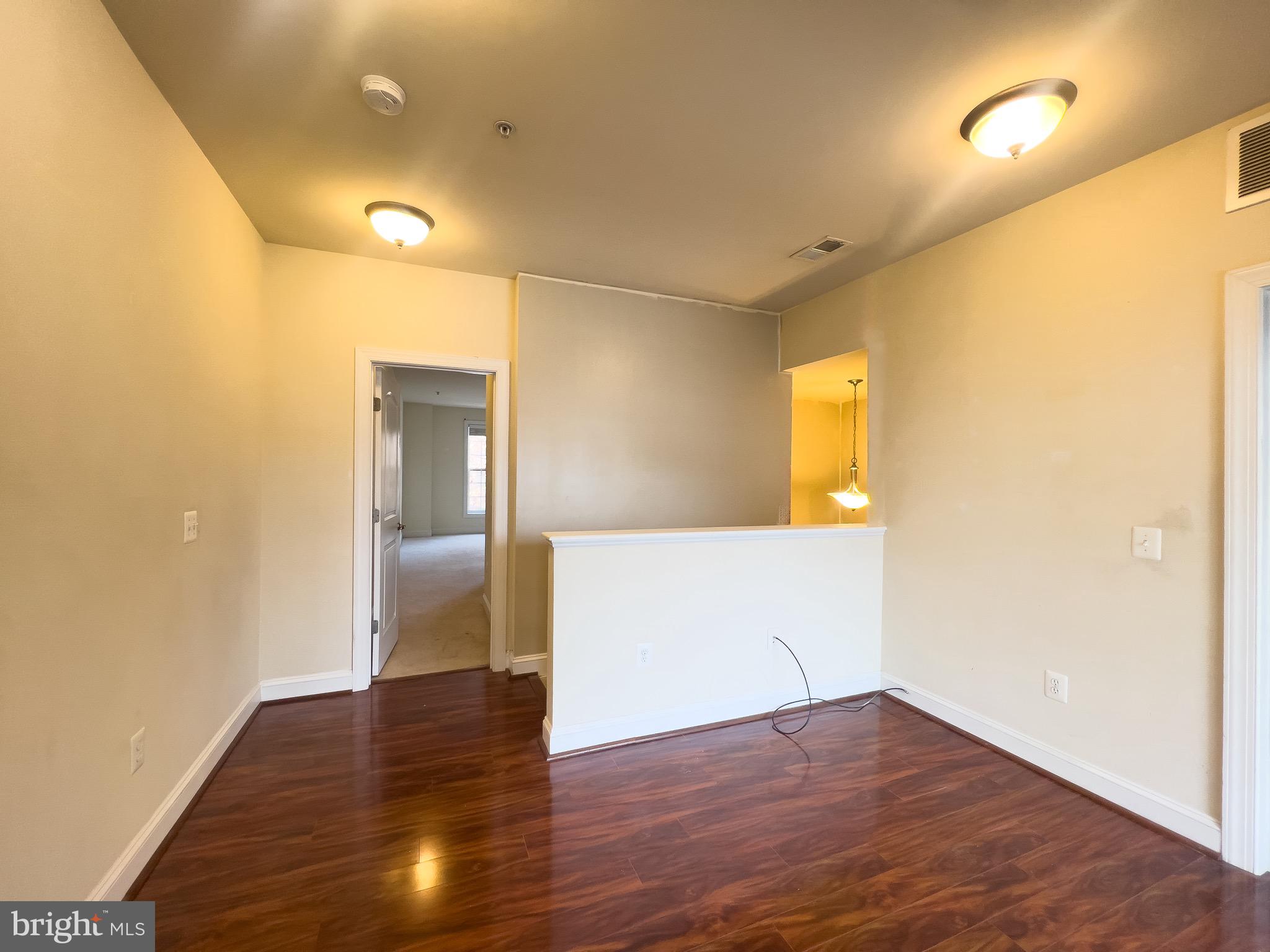 POTOMAC CLUB CONDOMINIUMS - Residential
