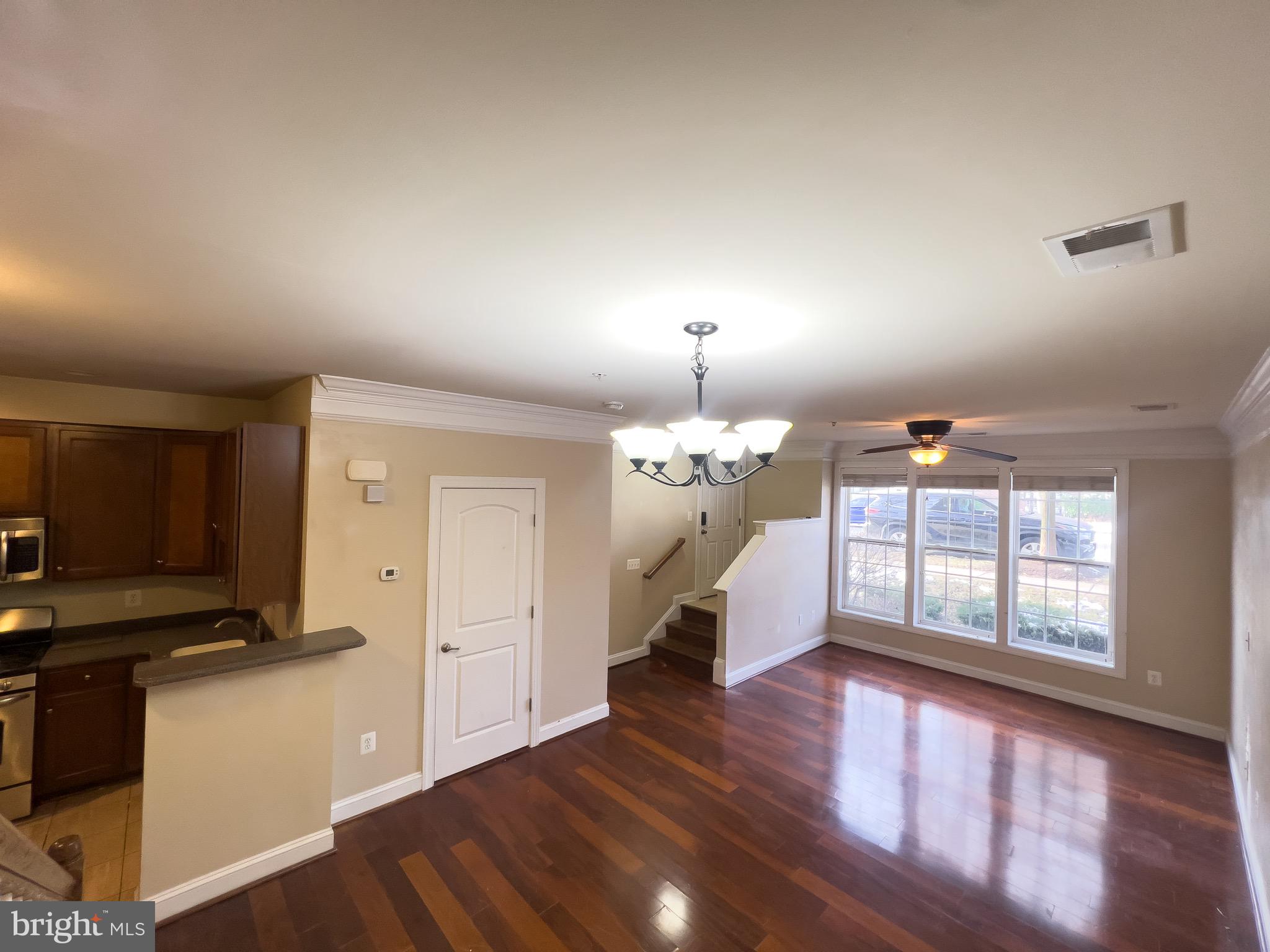 POTOMAC CLUB CONDOMINIUMS - Residential