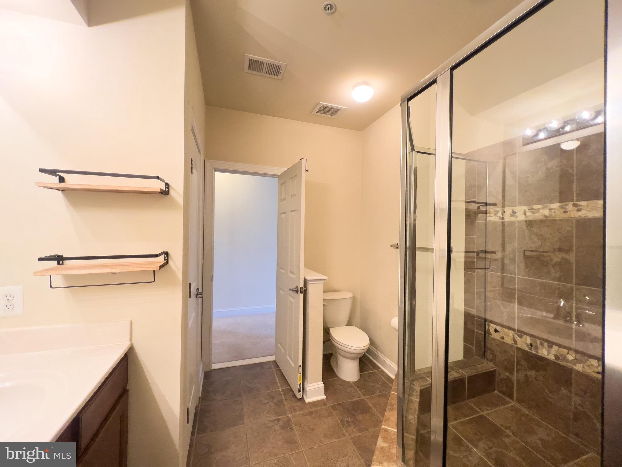 POTOMAC CLUB CONDOMINIUMS - Residential