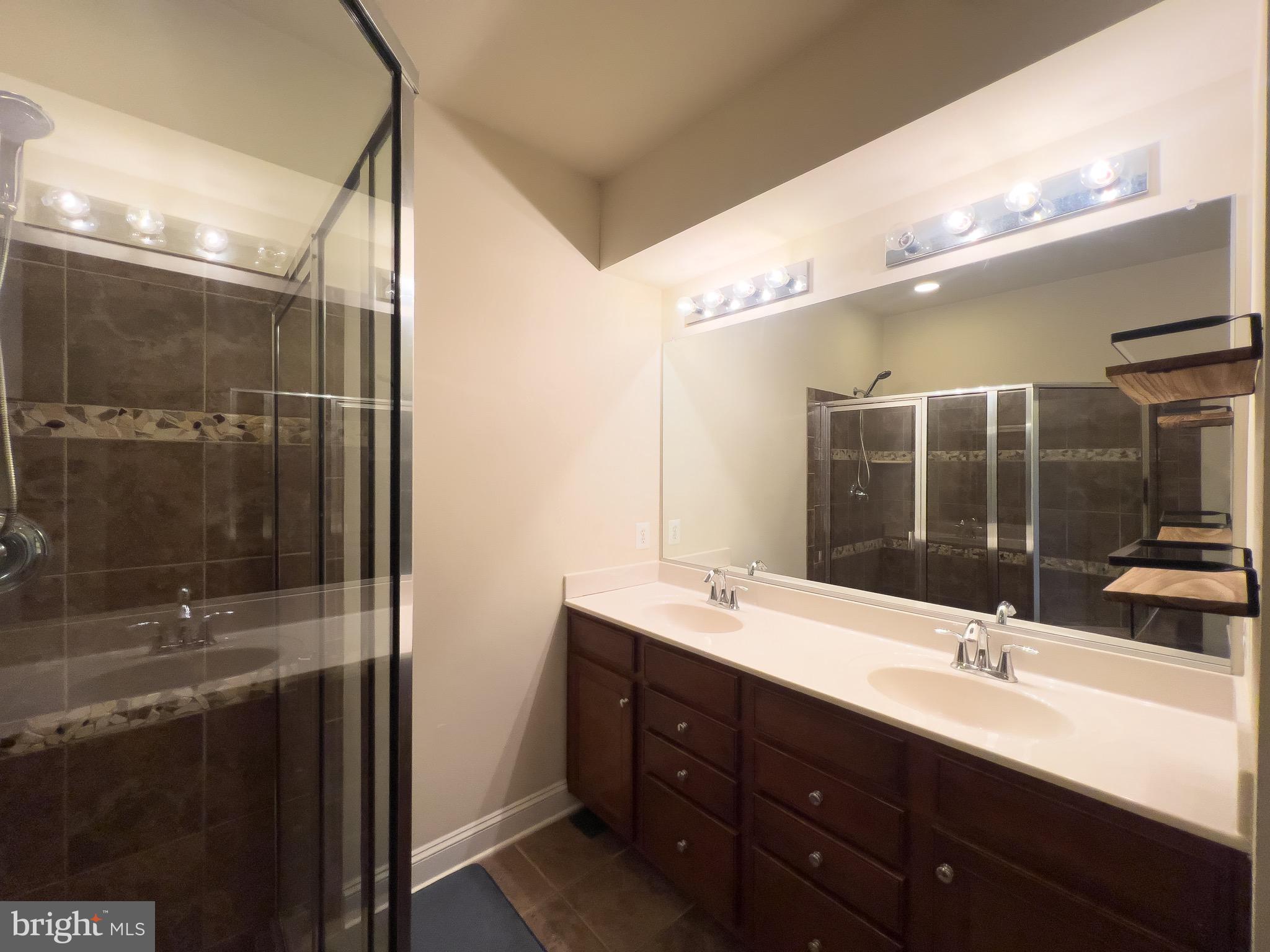 POTOMAC CLUB CONDOMINIUMS - Residential