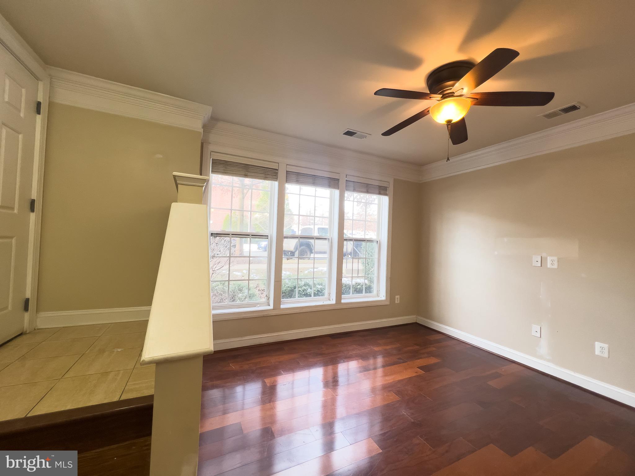 POTOMAC CLUB CONDOMINIUMS - Residential