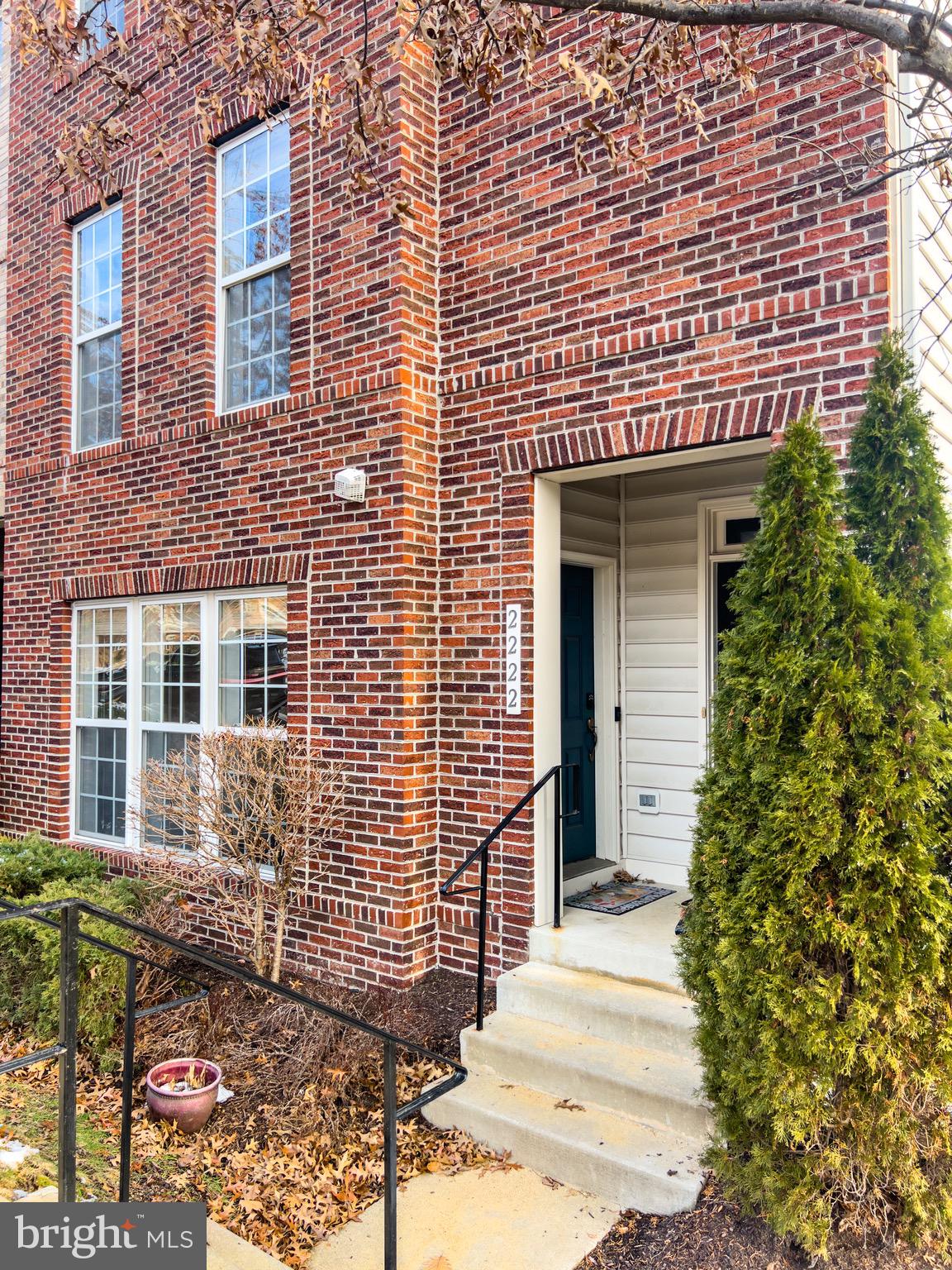 POTOMAC CLUB CONDOMINIUMS - Residential