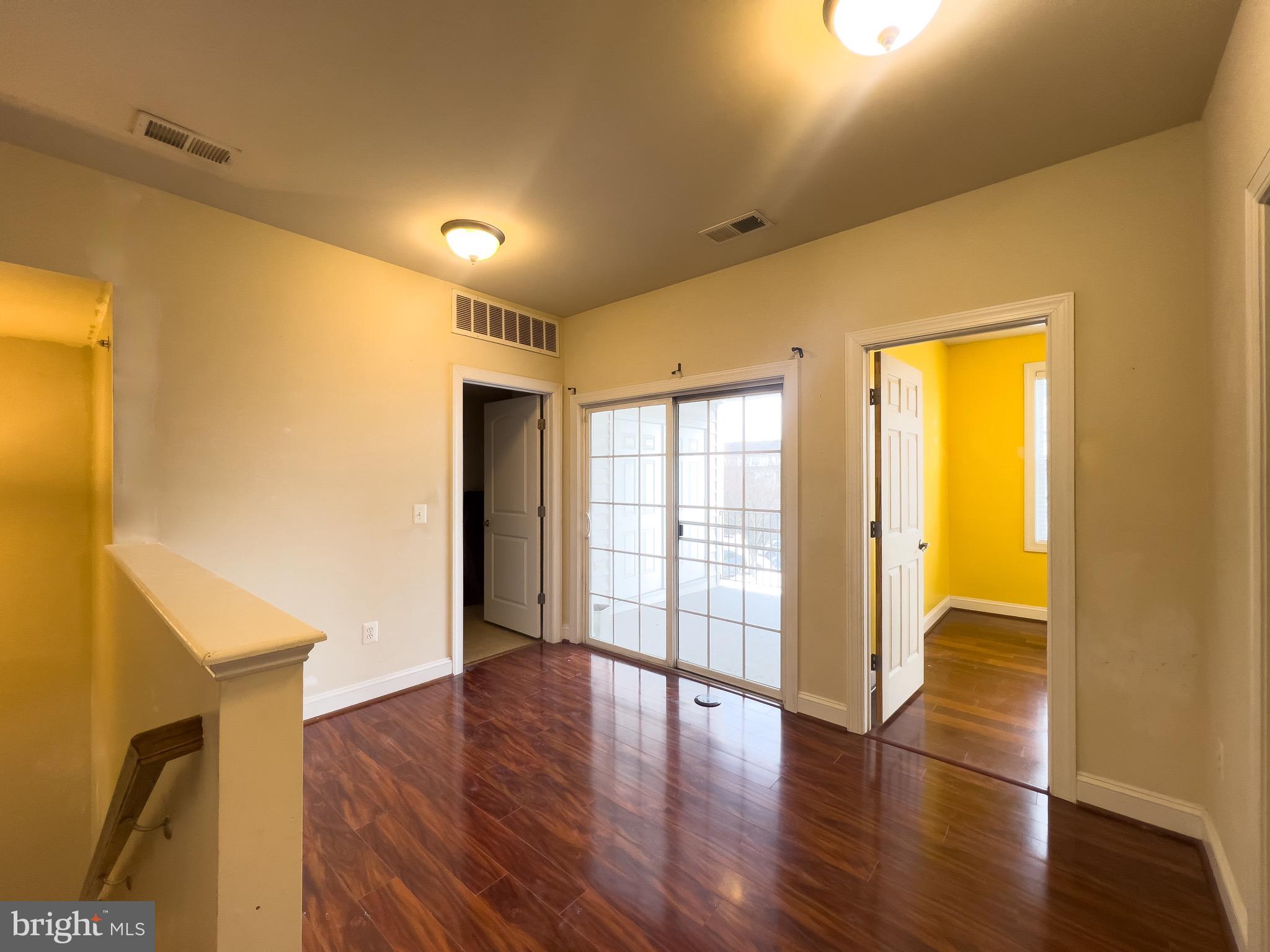 POTOMAC CLUB CONDOMINIUMS - Residential