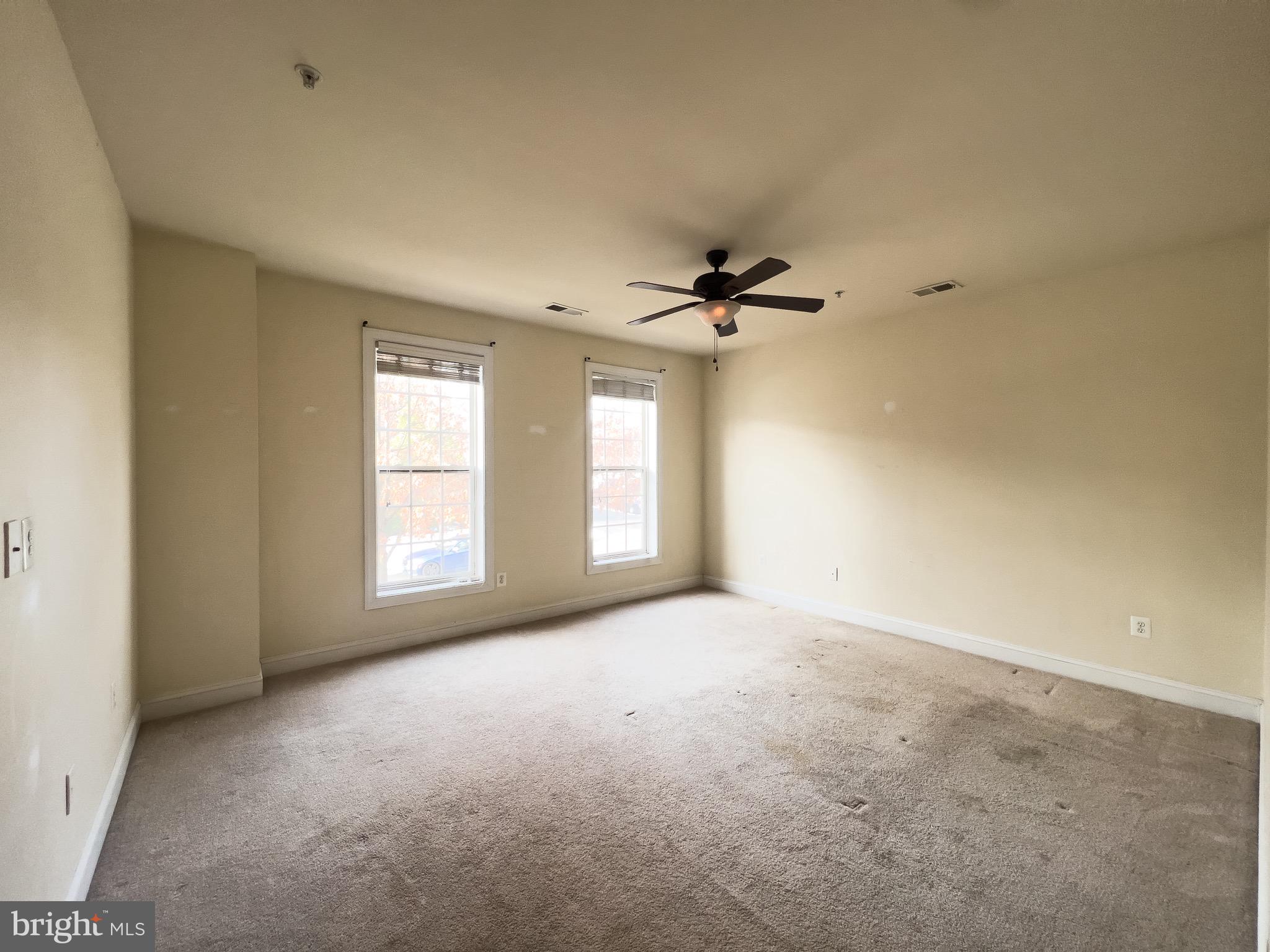 POTOMAC CLUB CONDOMINIUMS - Residential
