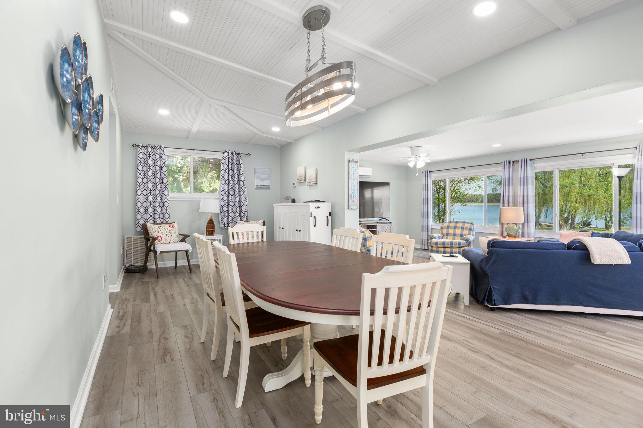 LAKE CAROLINE - Residential