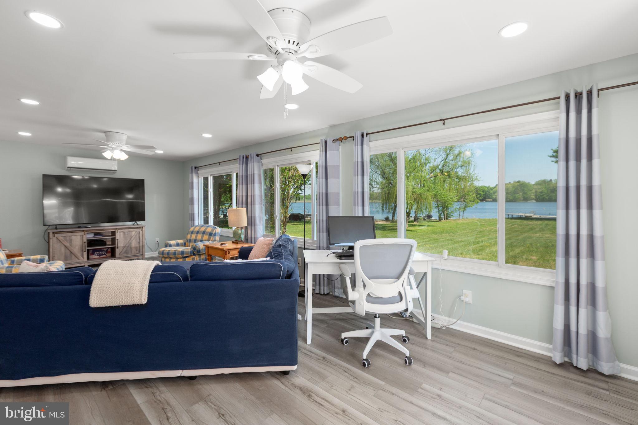 LAKE CAROLINE - Residential