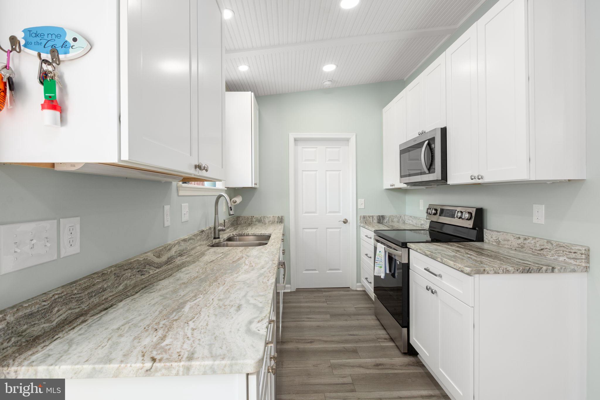 LAKE CAROLINE - Residential