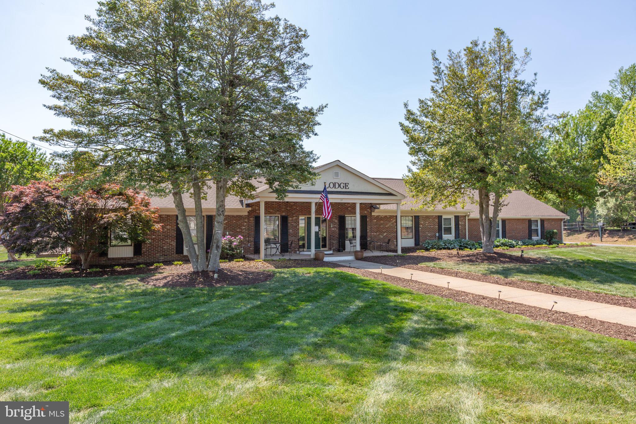 LAKE CAROLINE - Residential