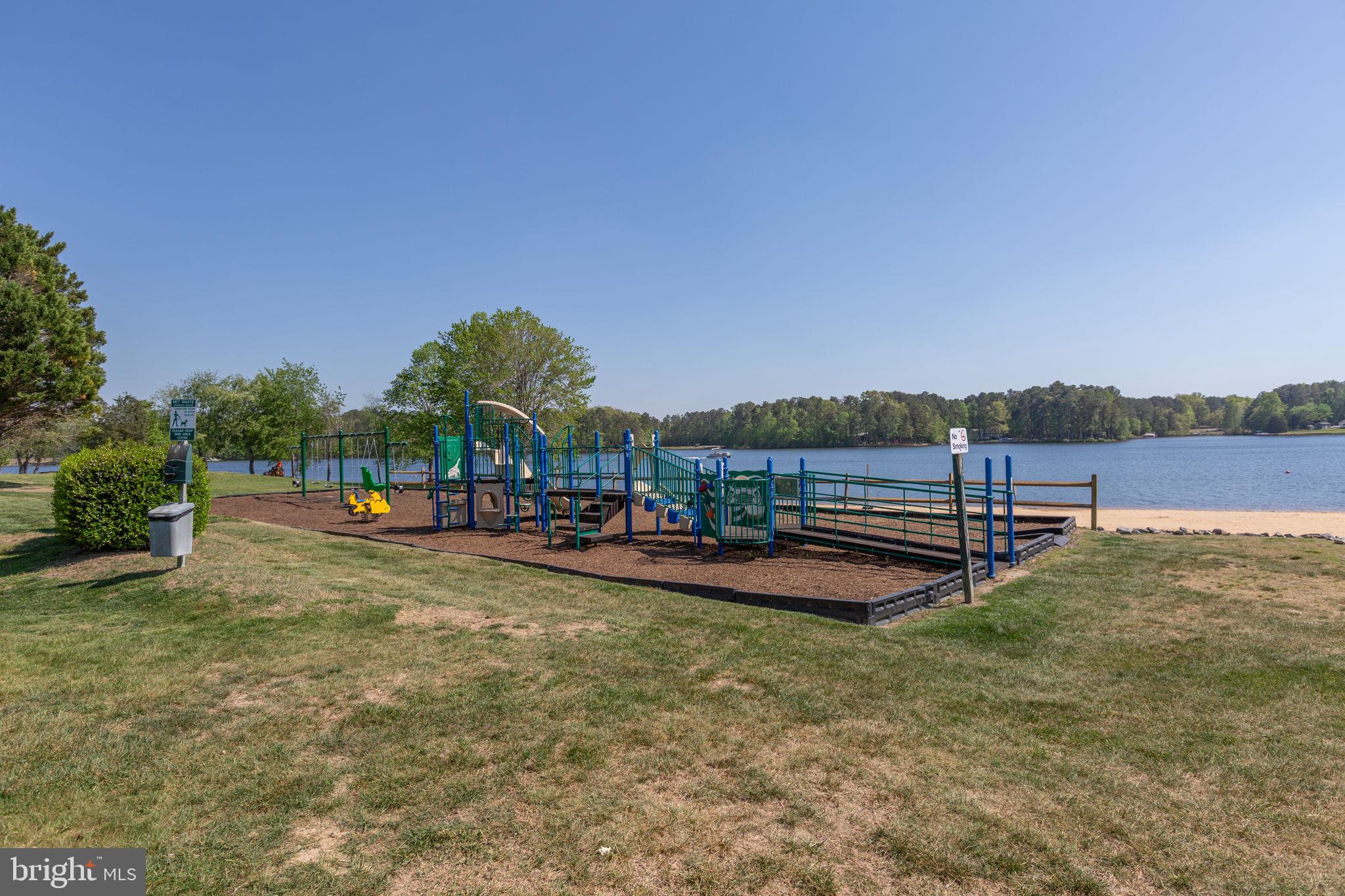 LAKE CAROLINE - Residential