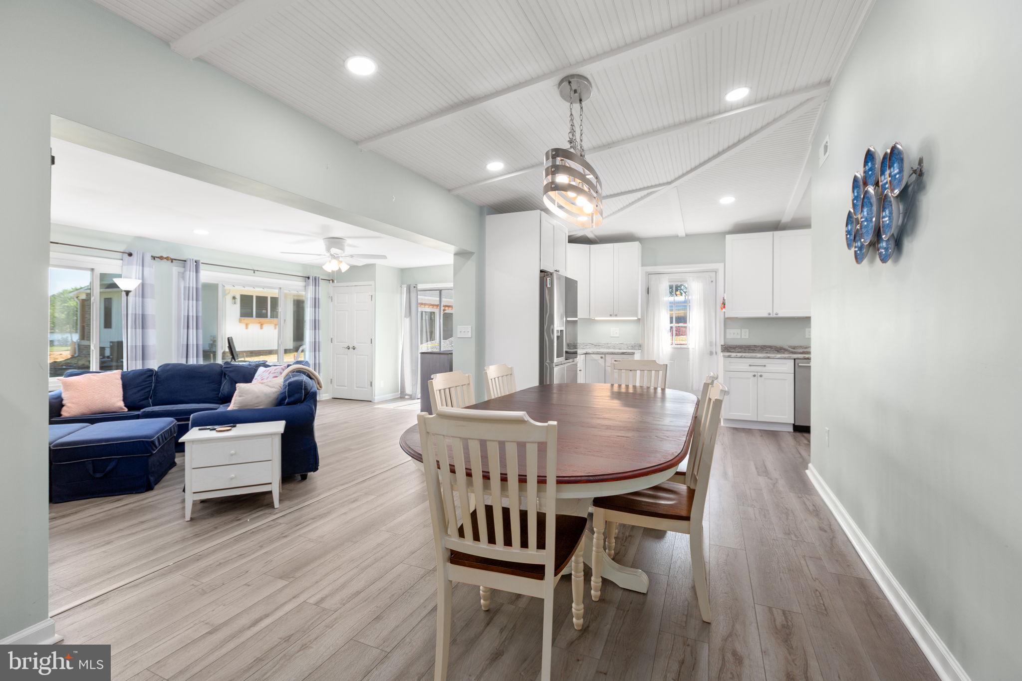 LAKE CAROLINE - Residential