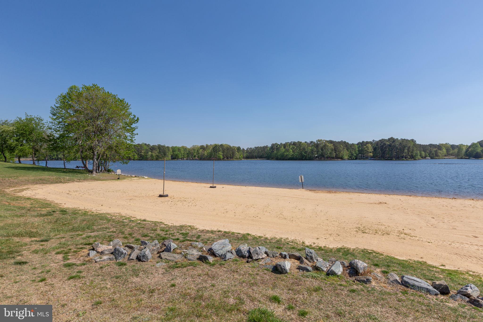 LAKE CAROLINE - Residential