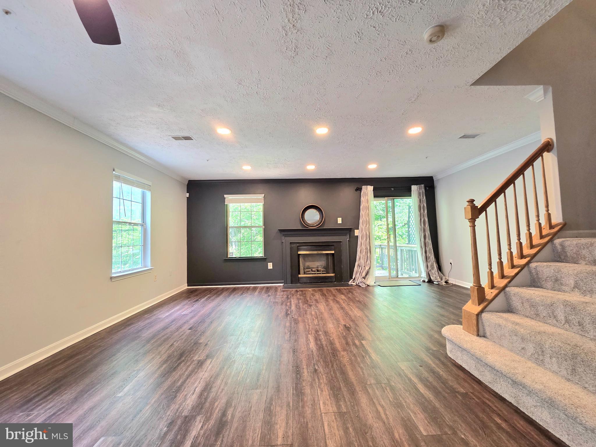 HILL OAKS CONDO - Residential Lease