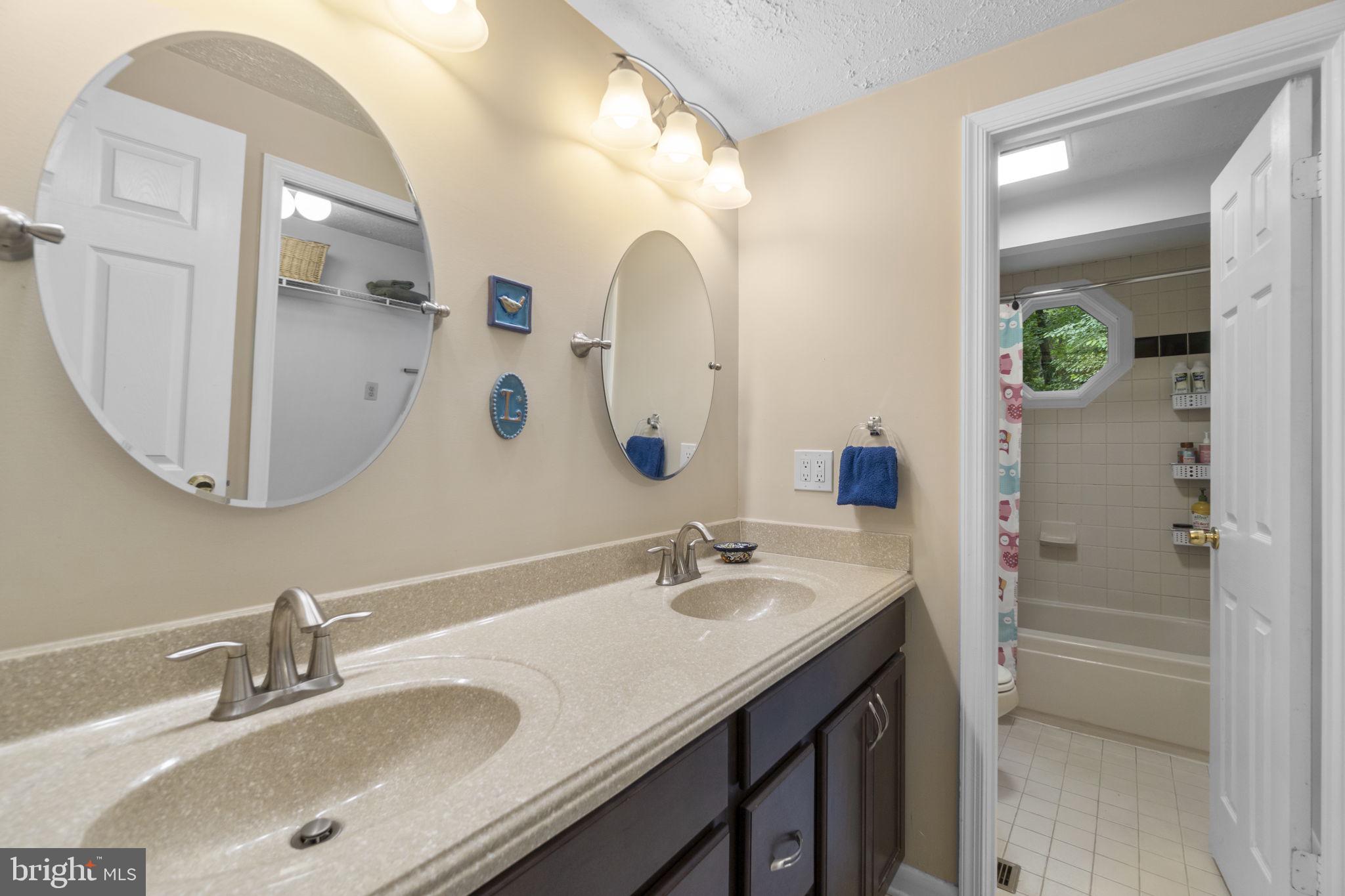 VILLAGE OF HICKORY RIDGE - Residential