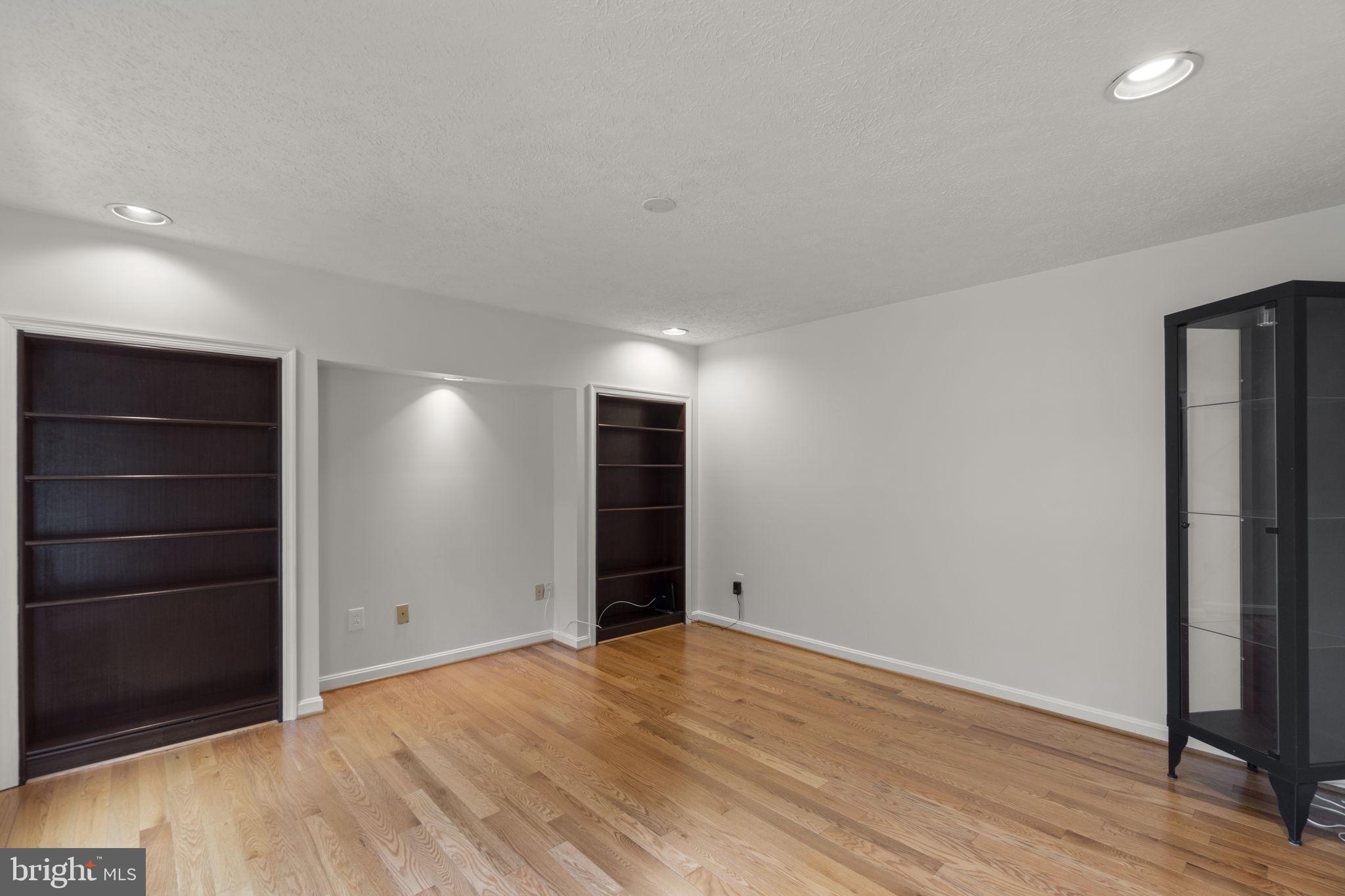 VILLAGE OF HICKORY RIDGE - Residential