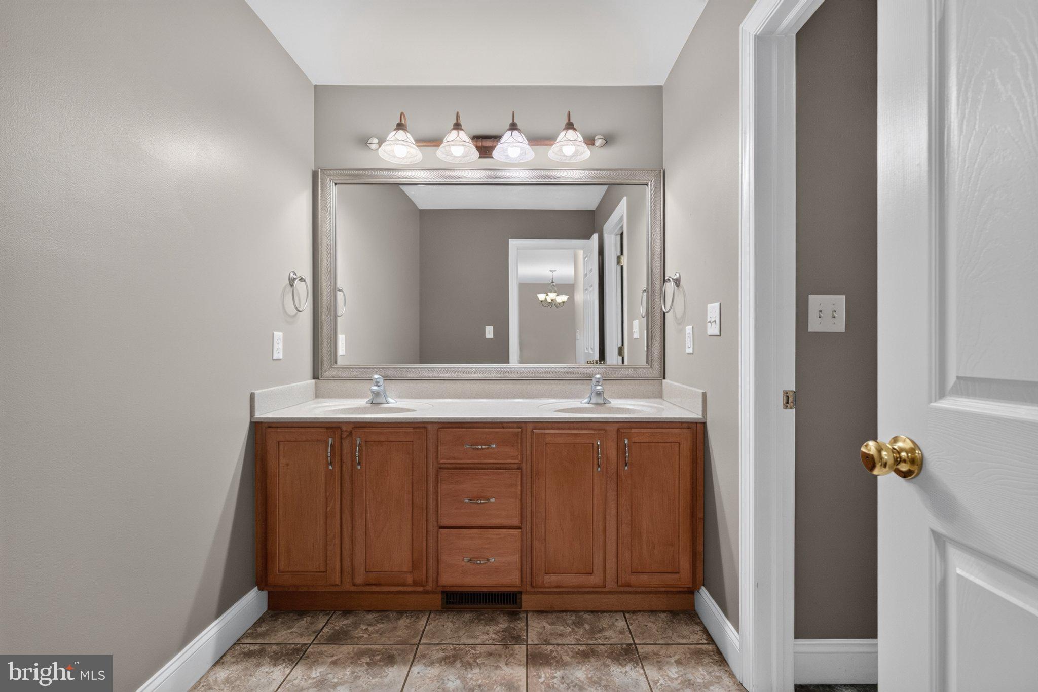 STRATTON CHASE - Residential