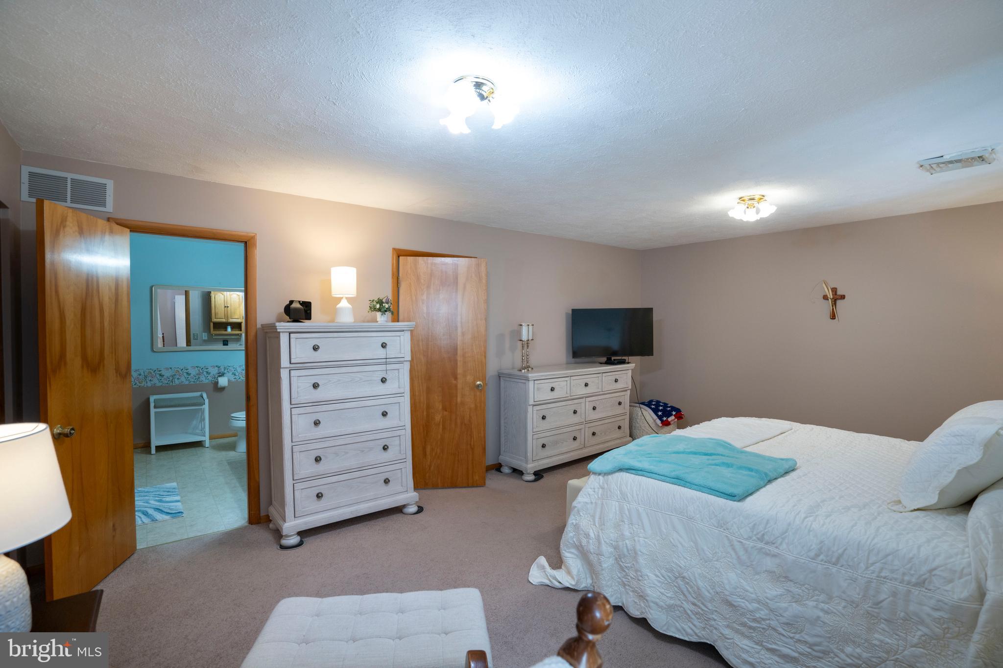 AARON VILLAGE - Residential