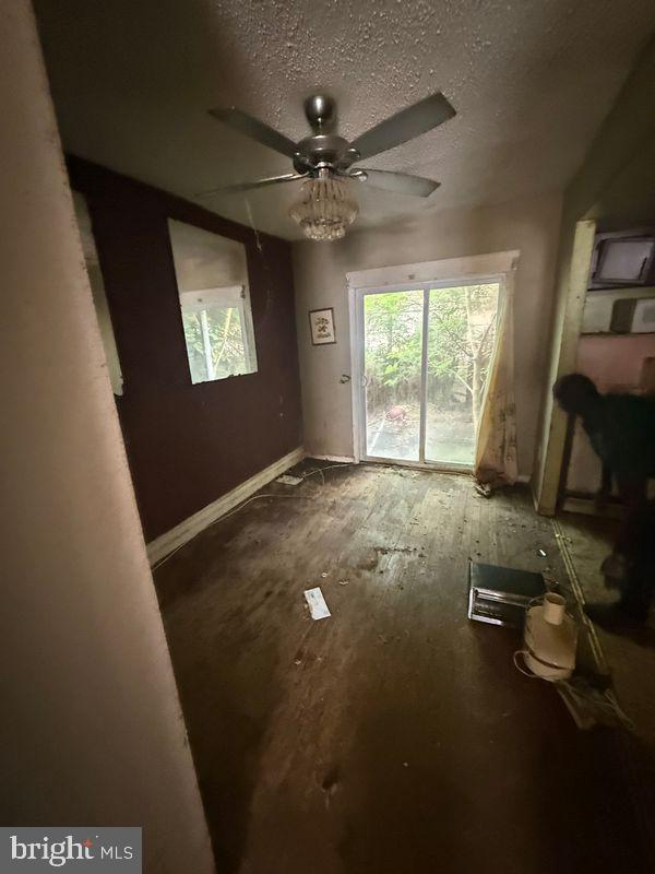 ELMWOOD PARK - Residential
