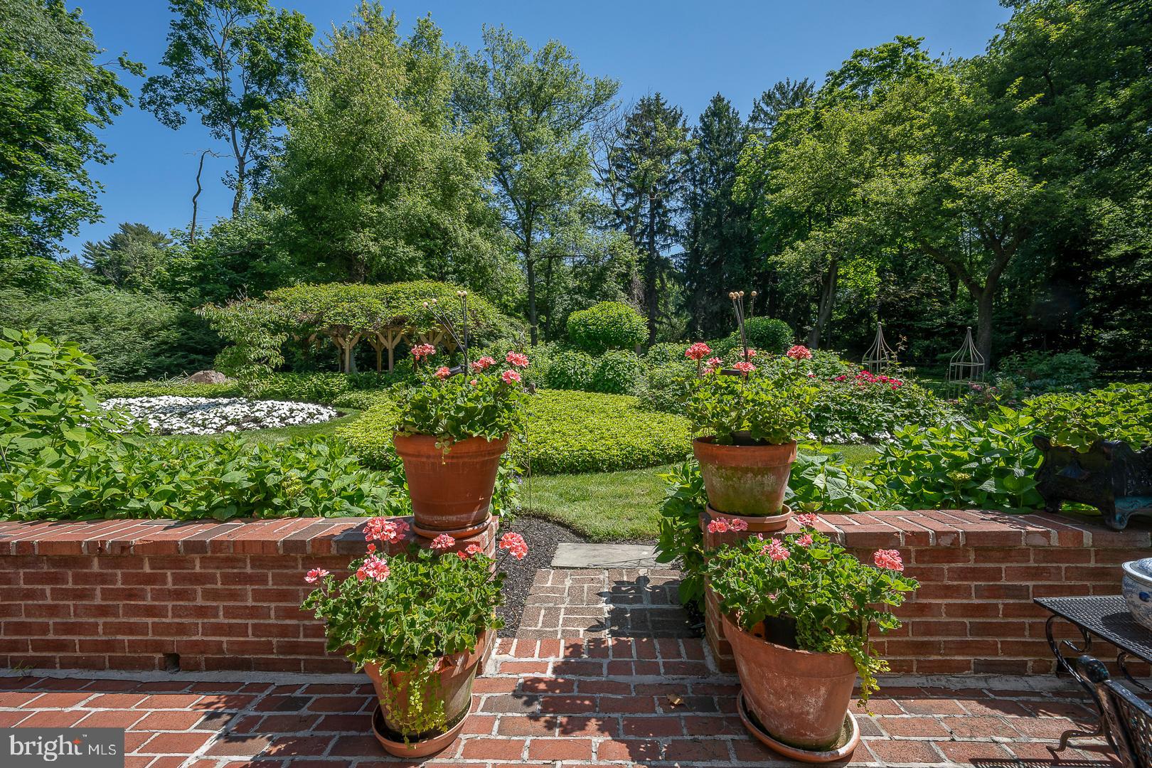 MERION GOLF ESTATES - Residential