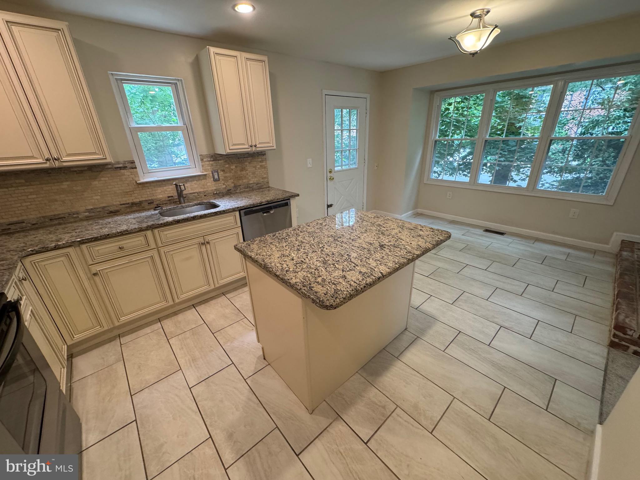 OLDE COLONIAL GREENE - Residential