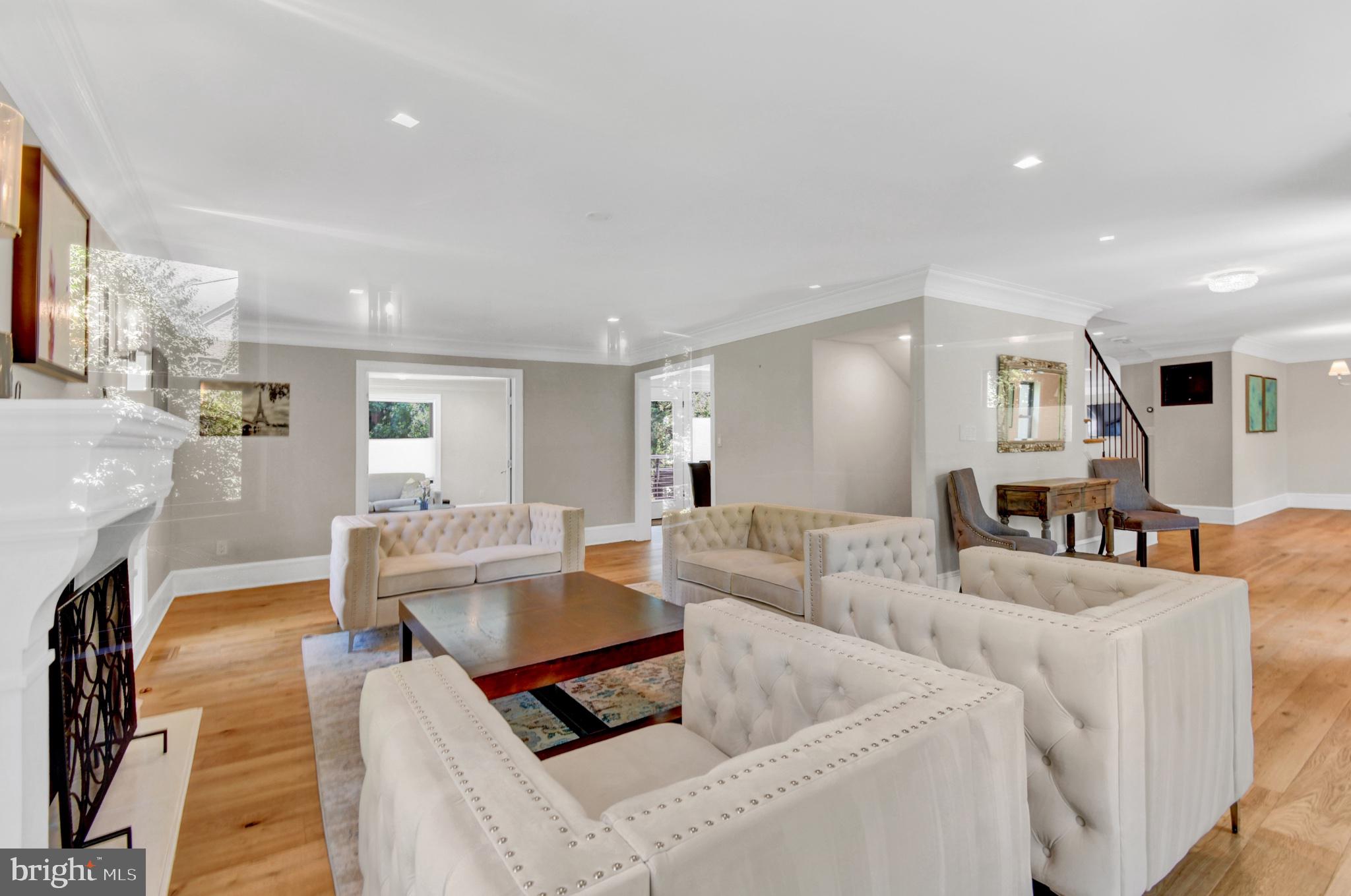 CARDEROCK SPRINGS - Residential
