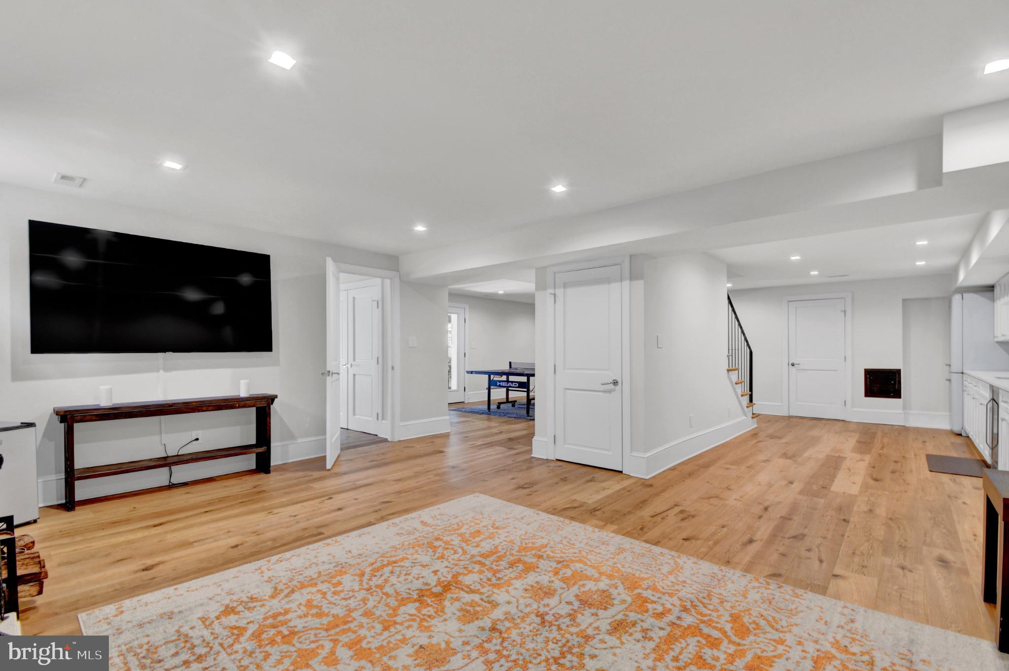 CARDEROCK SPRINGS - Residential