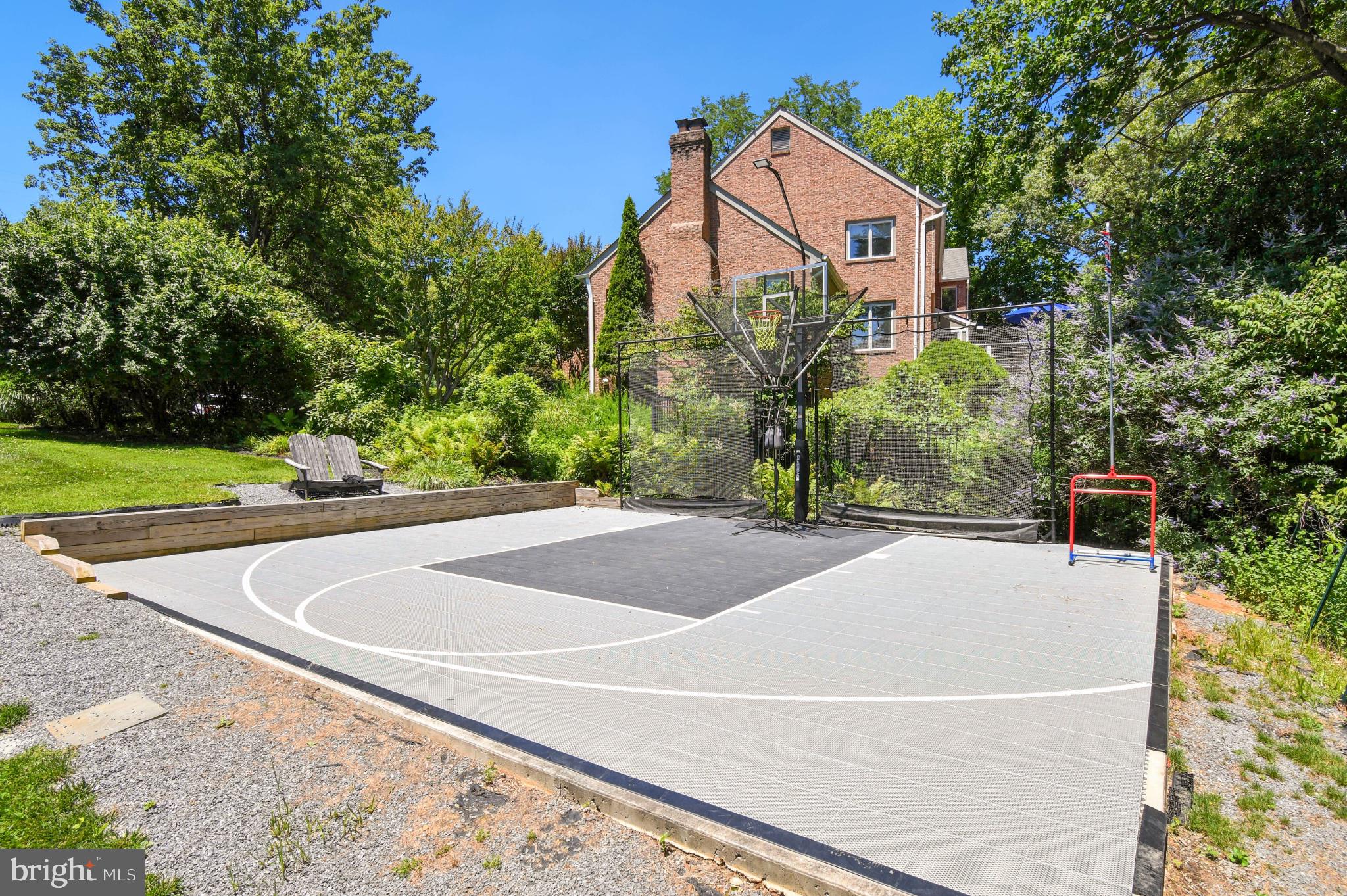 CARDEROCK SPRINGS - Residential