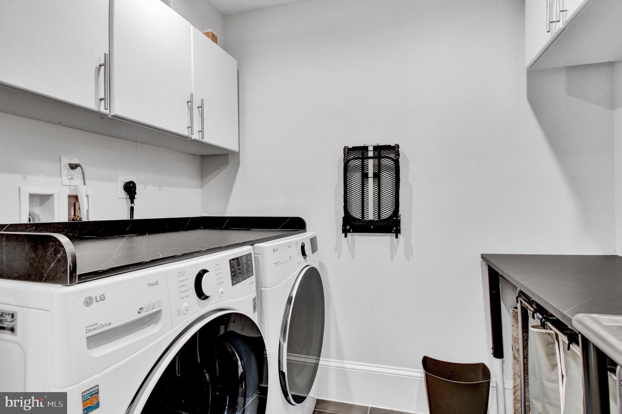 CARDEROCK SPRINGS - Residential