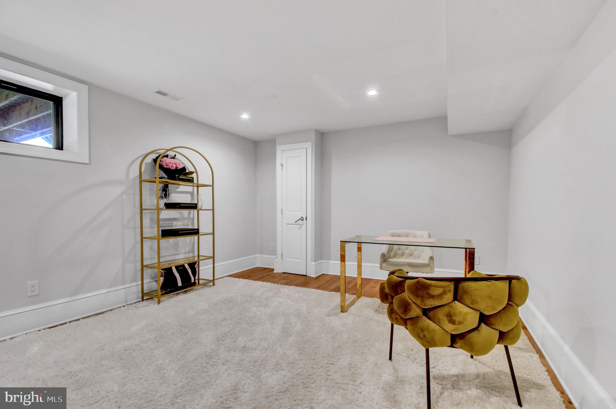 CARDEROCK SPRINGS - Residential