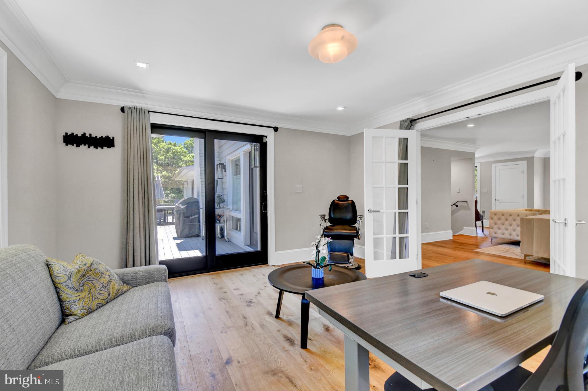 CARDEROCK SPRINGS - Residential