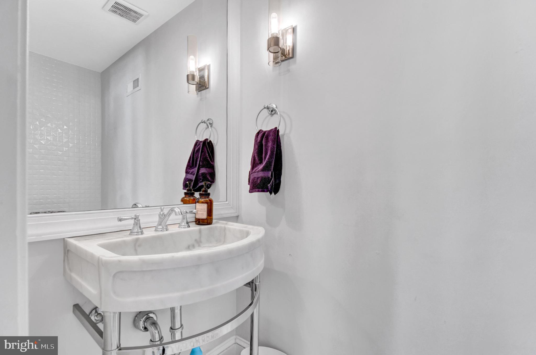 CARDEROCK SPRINGS - Residential