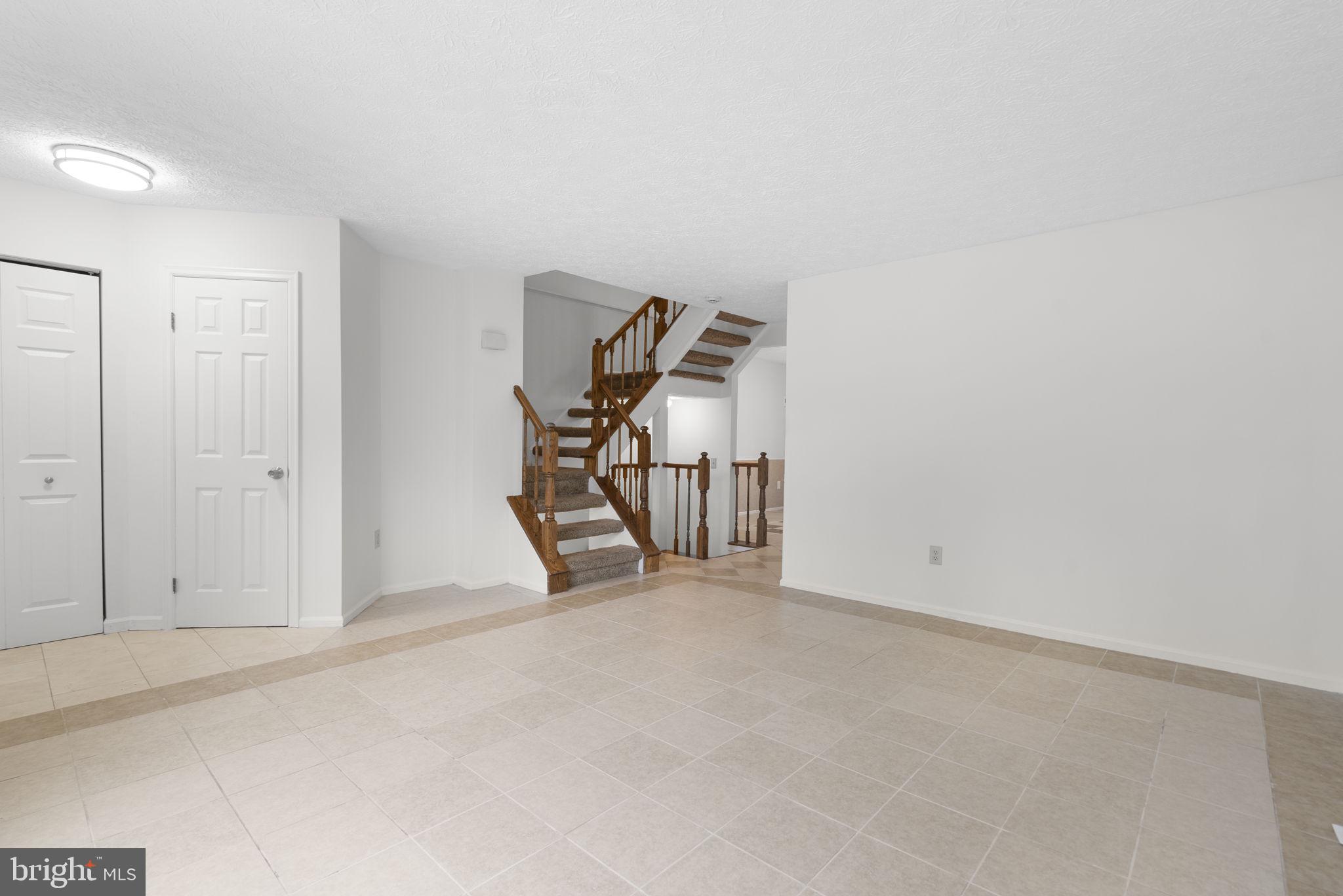 GUNNERS LAKE VILLAGE - Residential