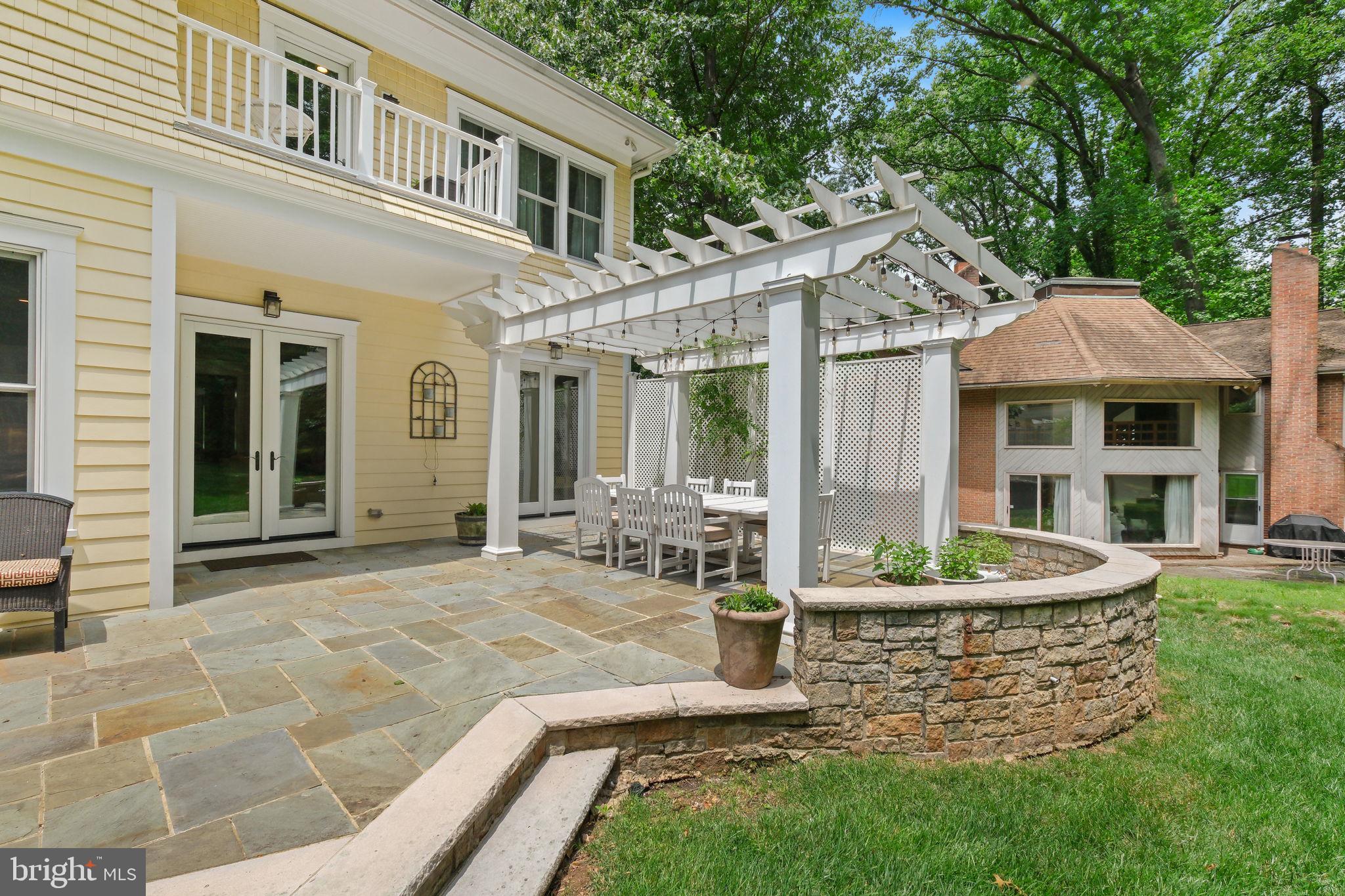 LUXMANOR - Residential