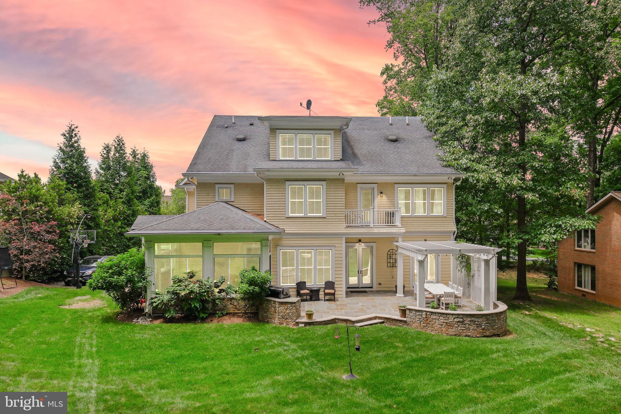 LUXMANOR - Residential