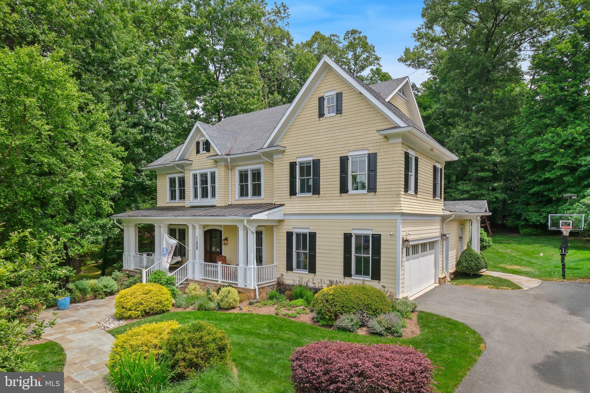 LUXMANOR - Residential