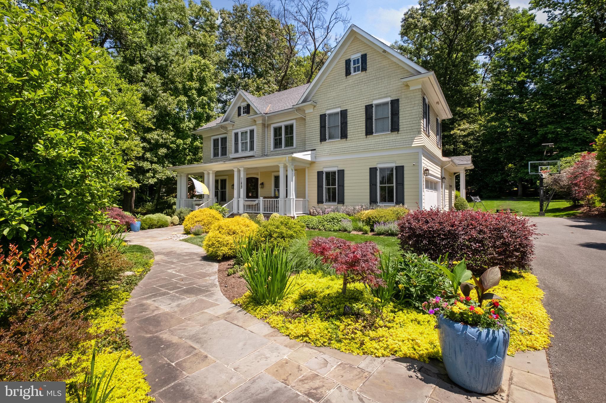 LUXMANOR - Residential