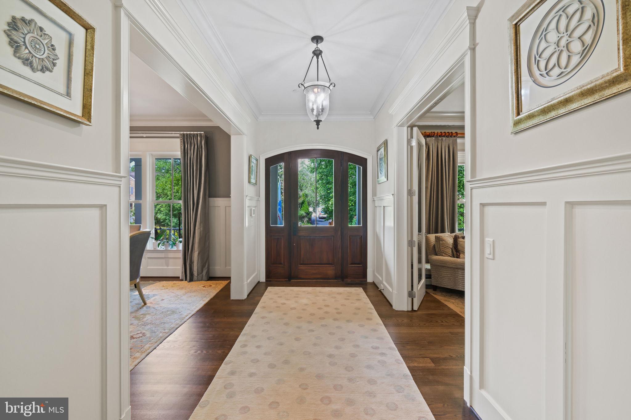 LUXMANOR - Residential