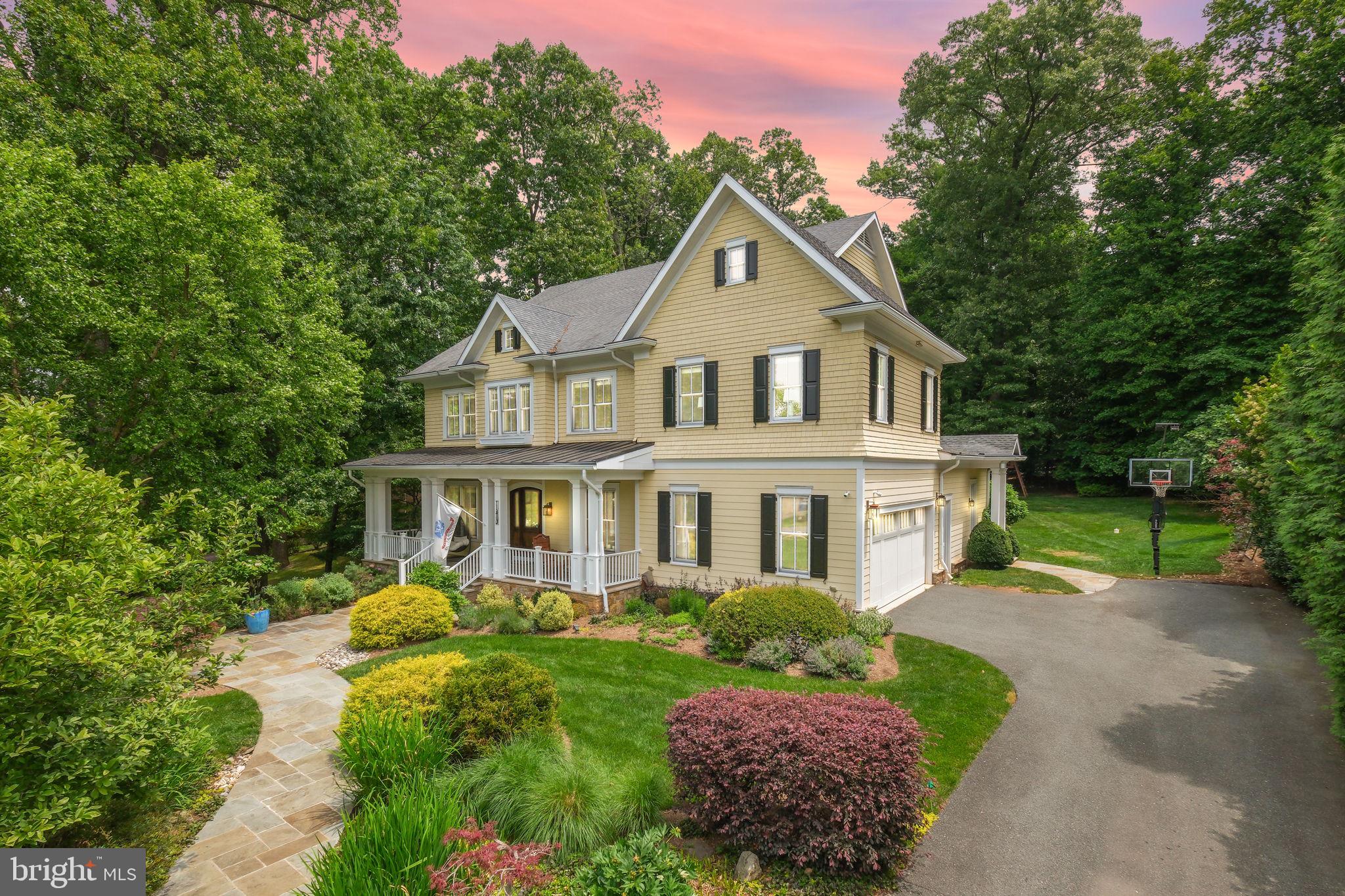 LUXMANOR - Residential