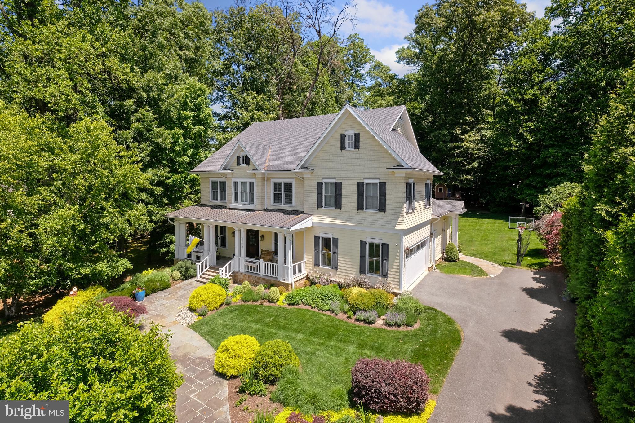 LUXMANOR - Residential