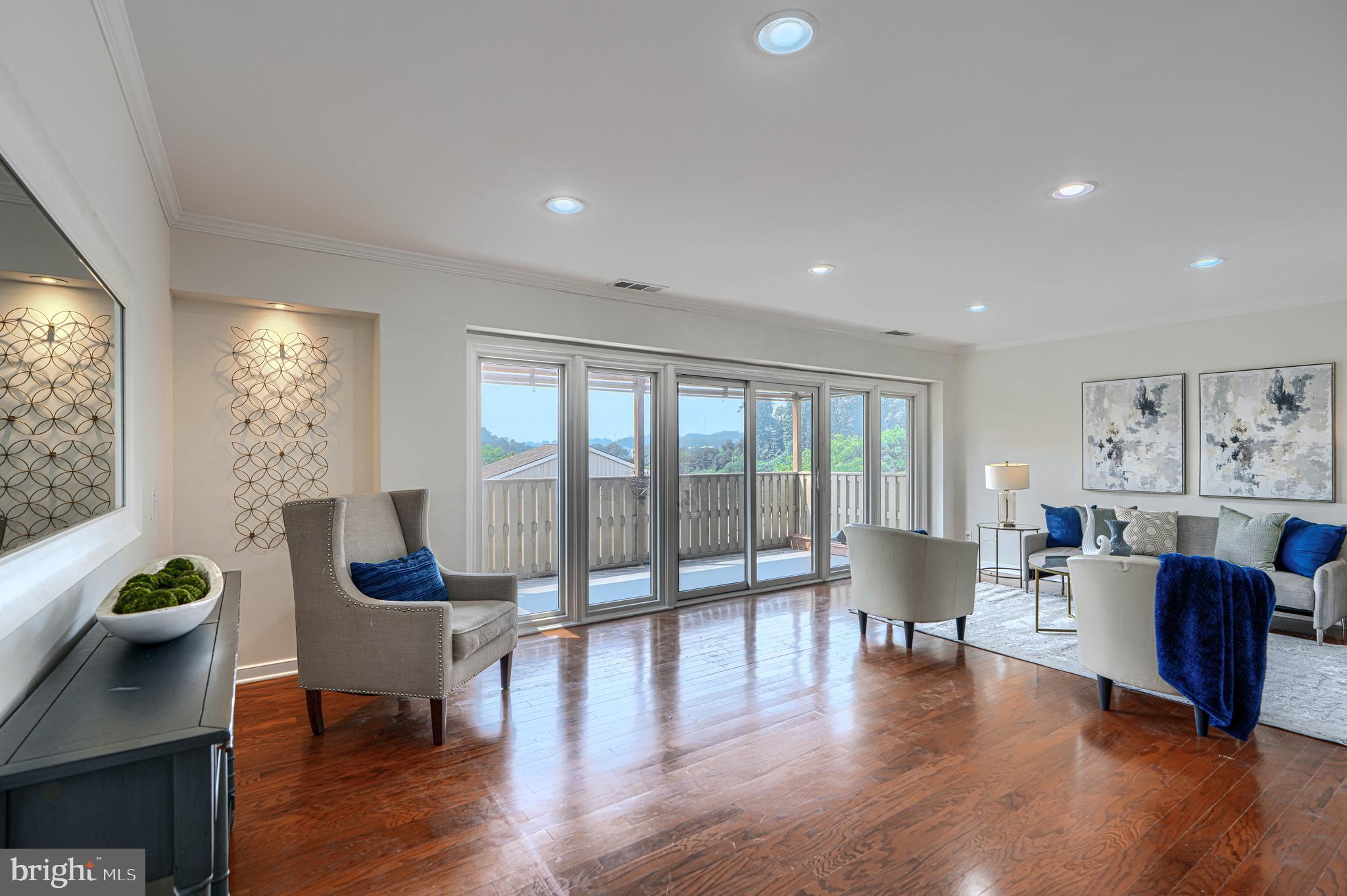 CROSS KEYS - Residential