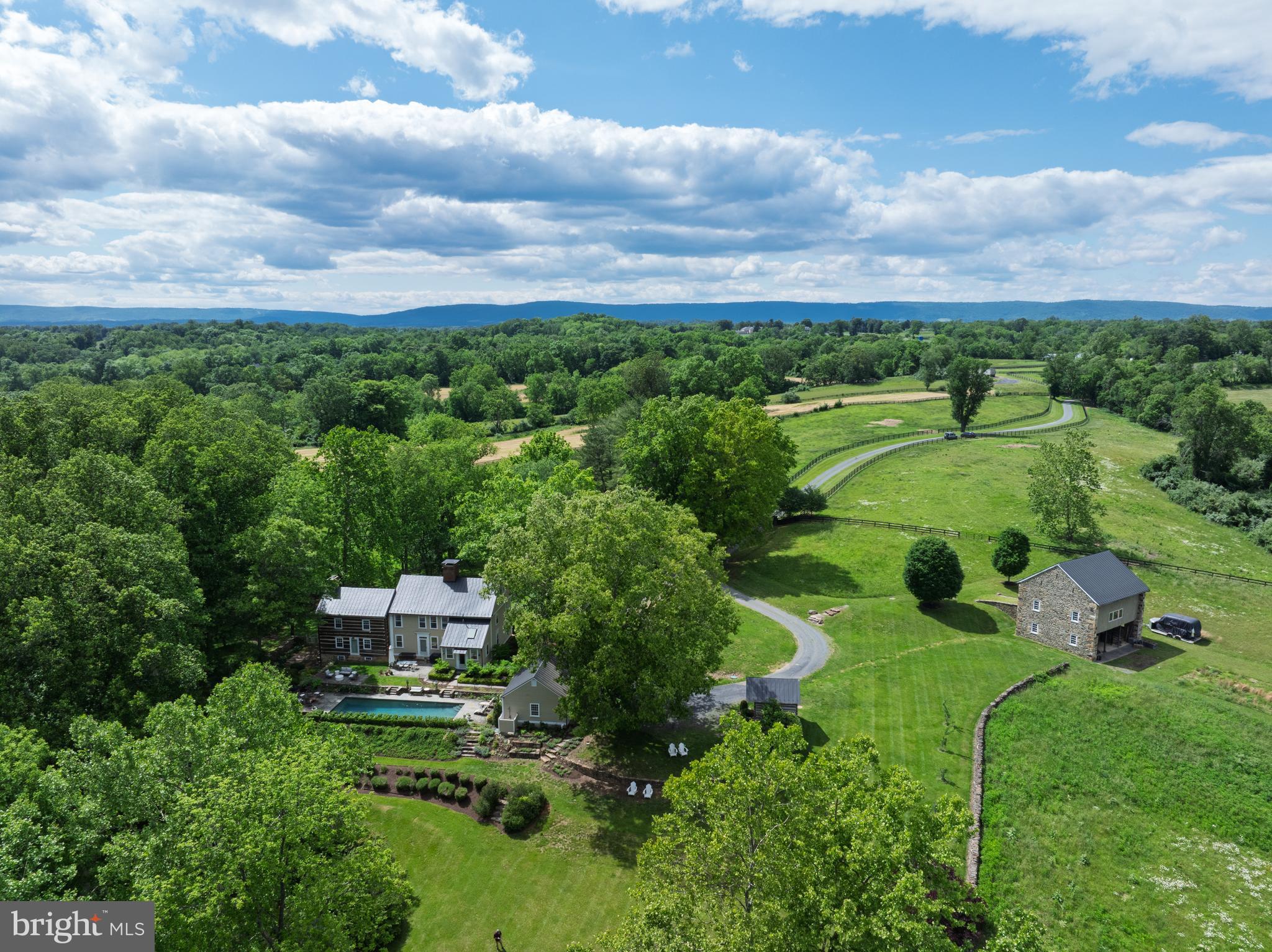 MIDDLEBURG - Residential