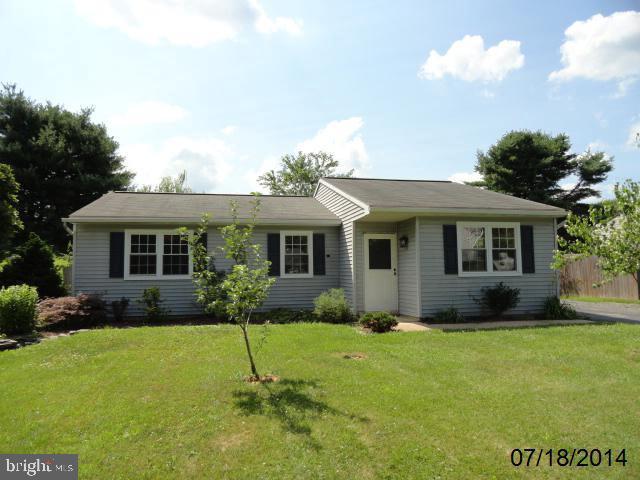Cozy 3 BR rancher w/off-street parking and fenced rear yard.  Open kitchen w/stove & dishwasher, den, dining area w/slider to deck & rear yard and freshly painted.  Buyer pays both transfers.  Ask about FREE title work.